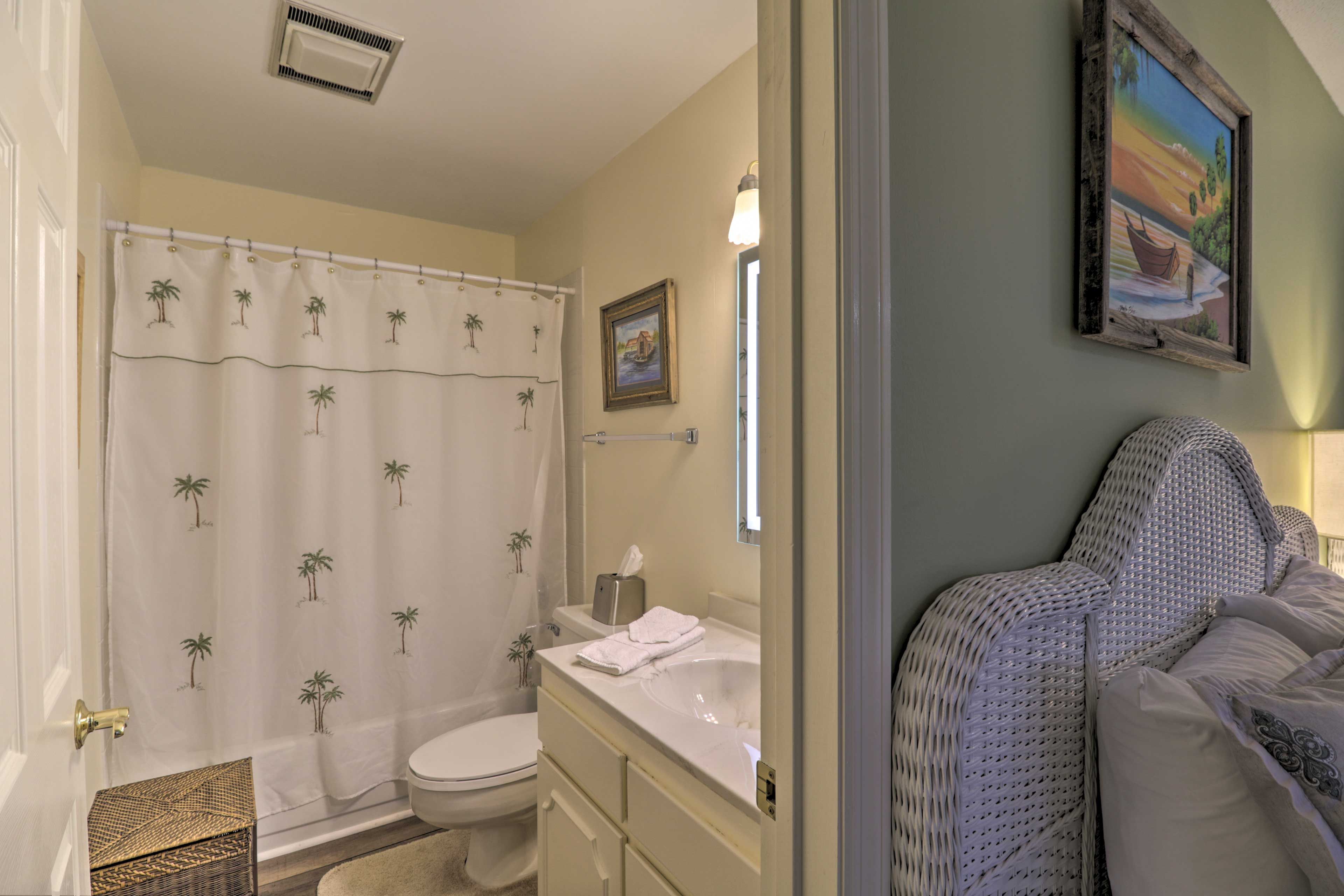 En-Suite Bathroom | Linens + Towels Provided