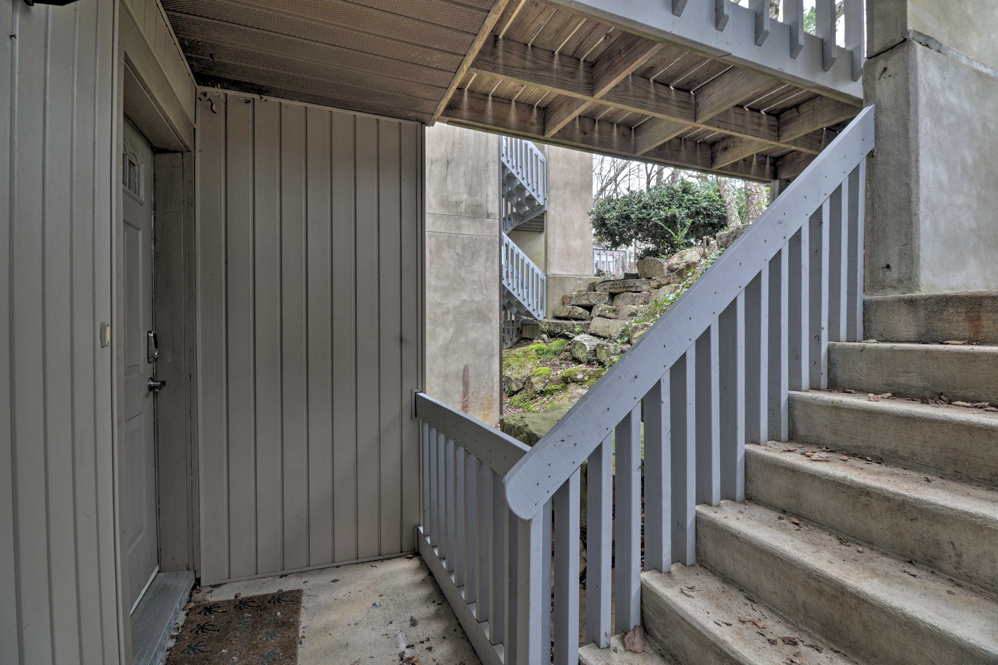 Condo Entrance | Community Amenities