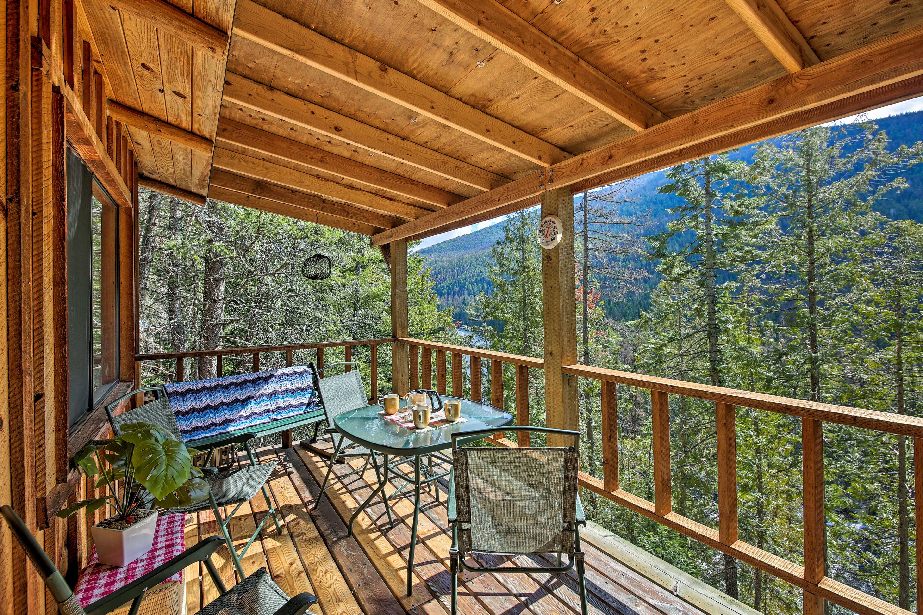 Troy Vacation Rental | 2BR | 1BA | 1,180 Sq Ft | Stairs Required