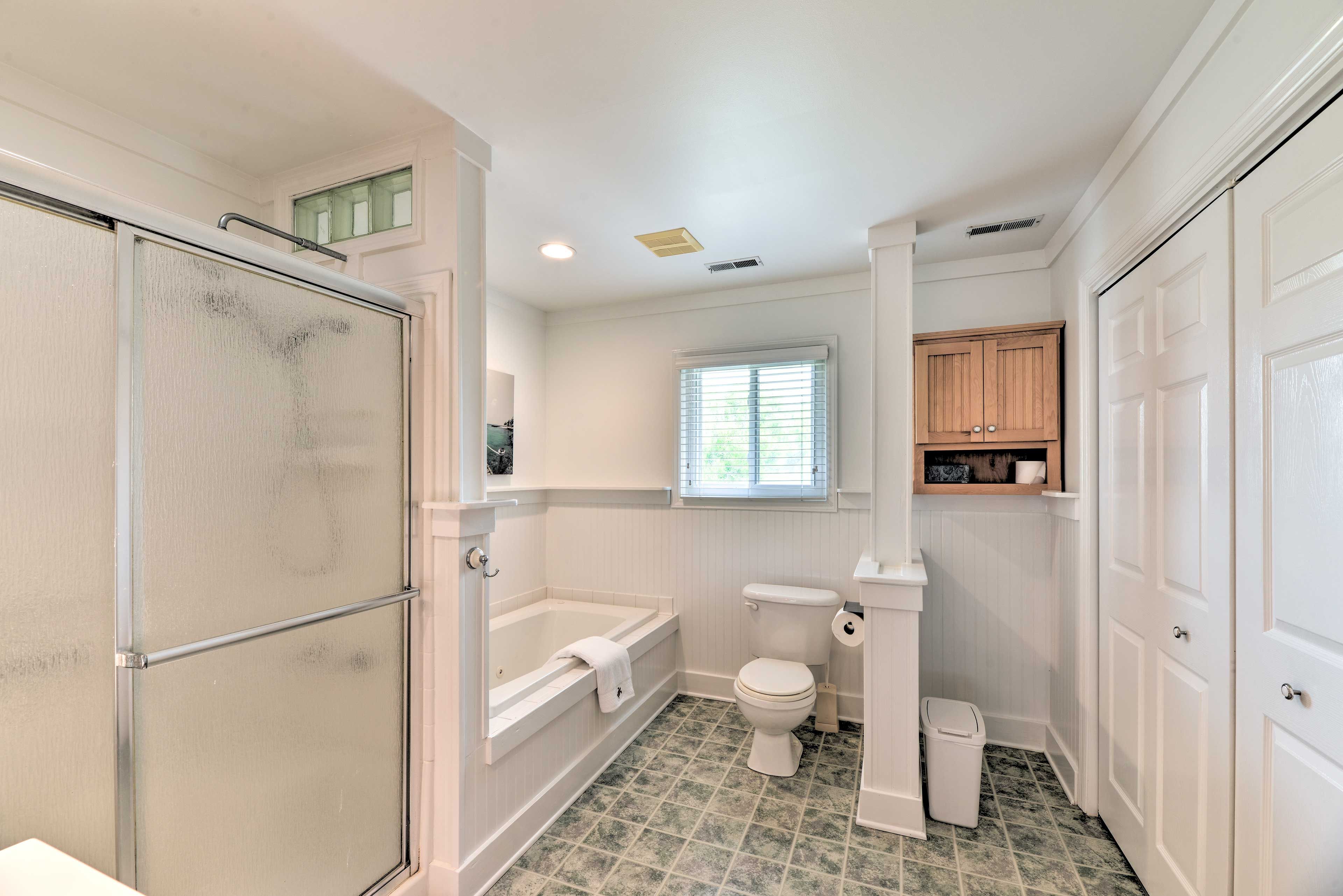 En-Suite Bathroom | Towels Provided