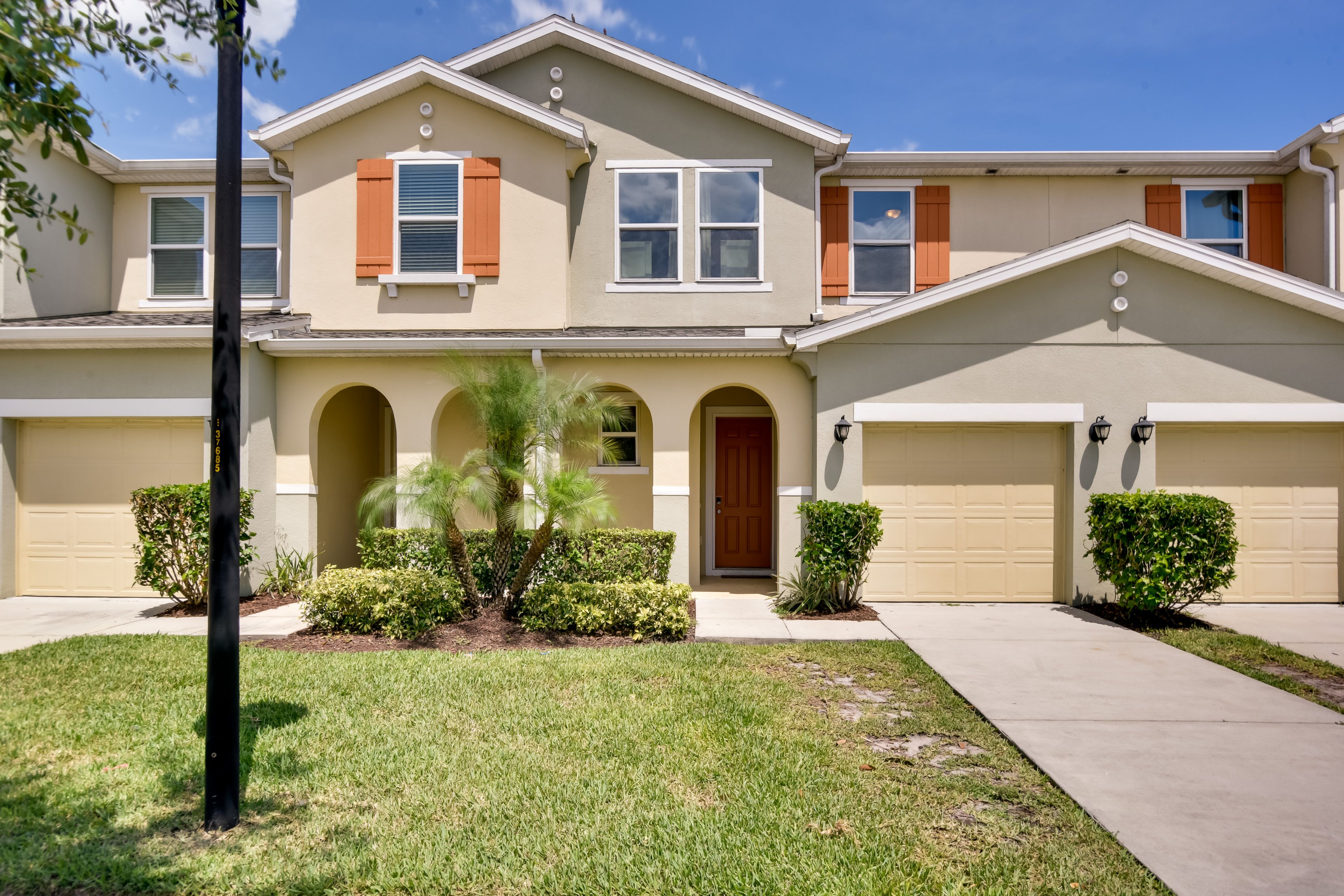 Kissimmee Vacation Rental | 4BR | 3.5BA | 1,637 Sq Ft | Stairs Required