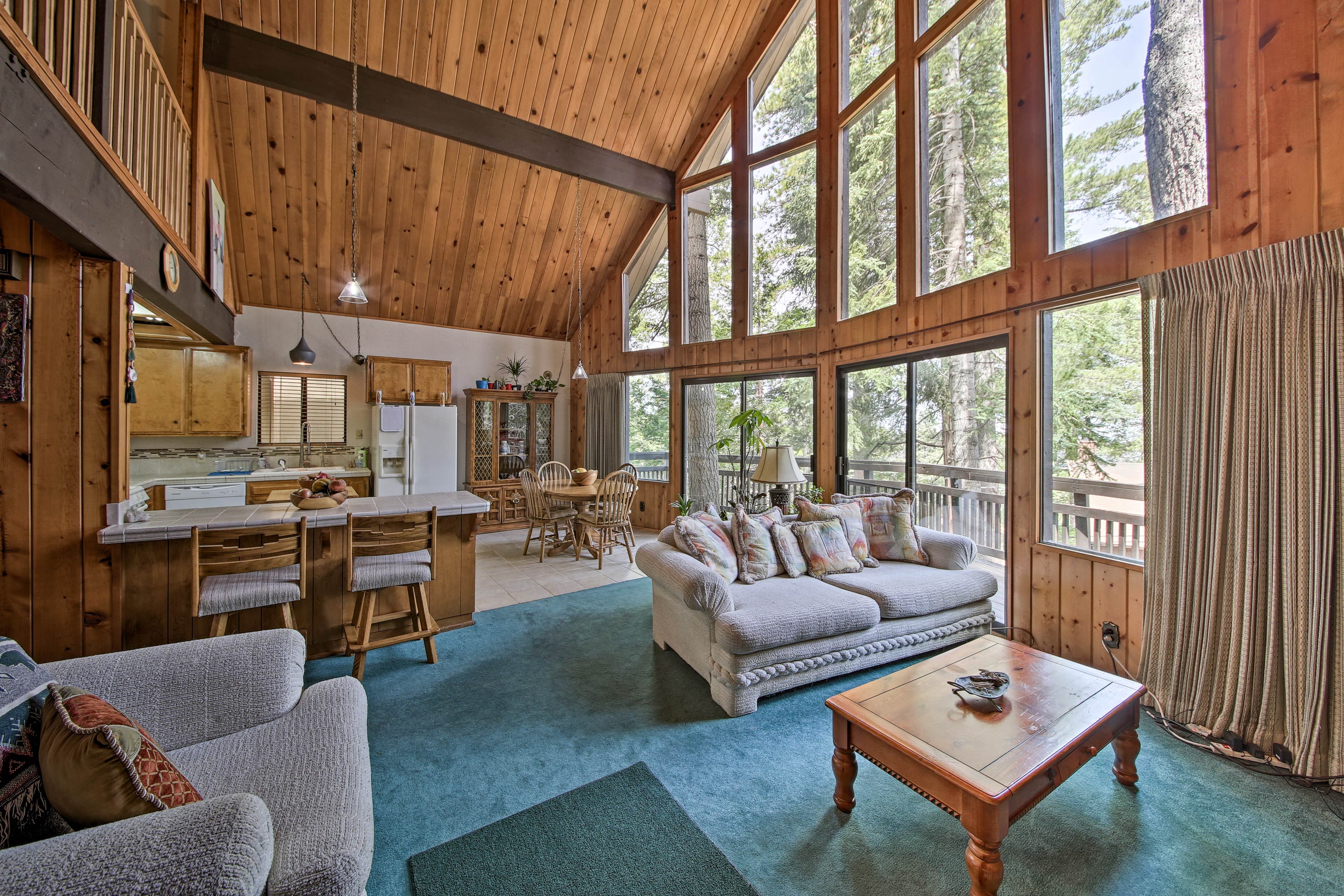 Bring the whole family to this rustic Arrowhead Lake vacation rental home.