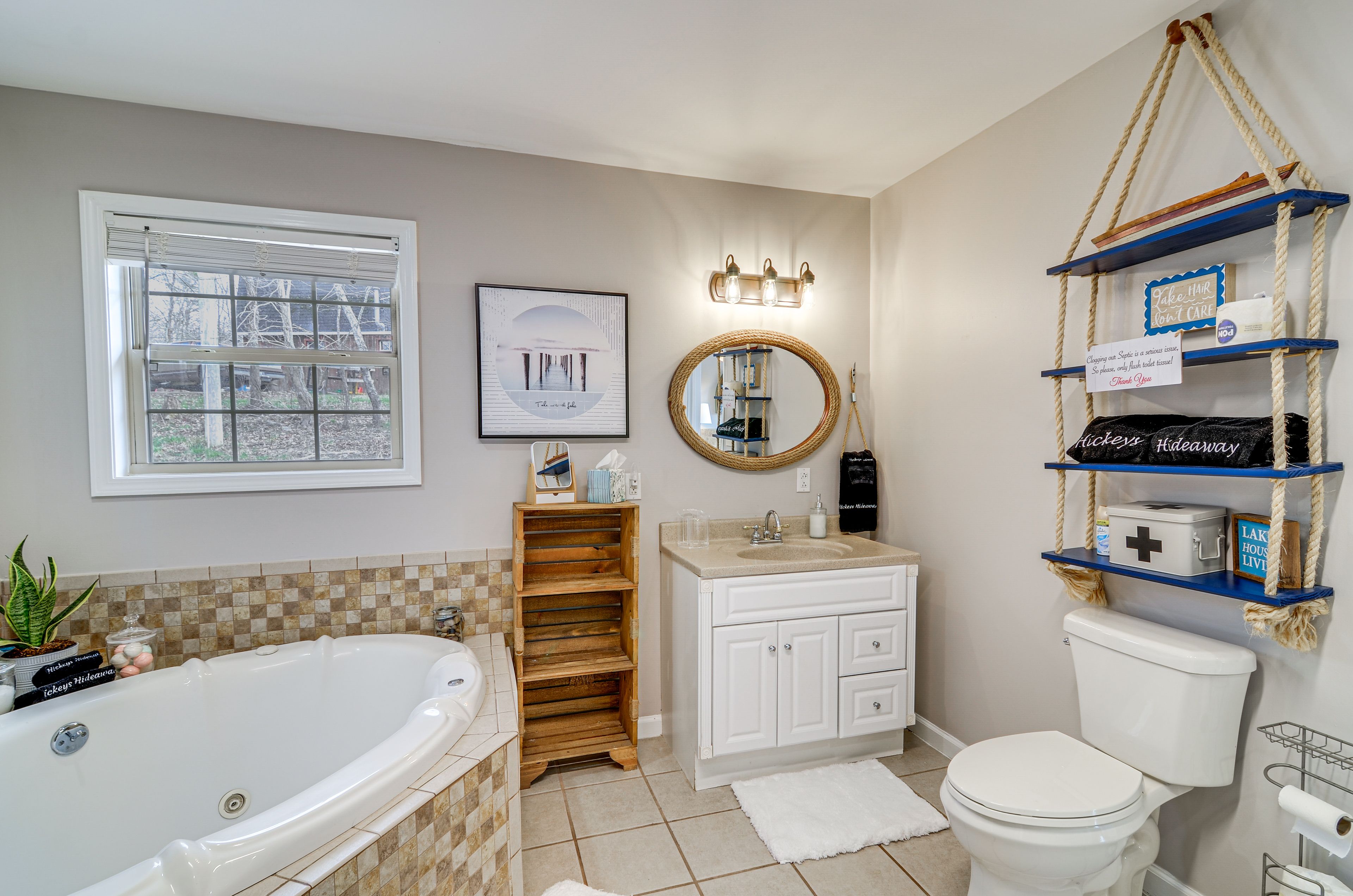 Bathroom | Towels Provided | Washer/Dryer