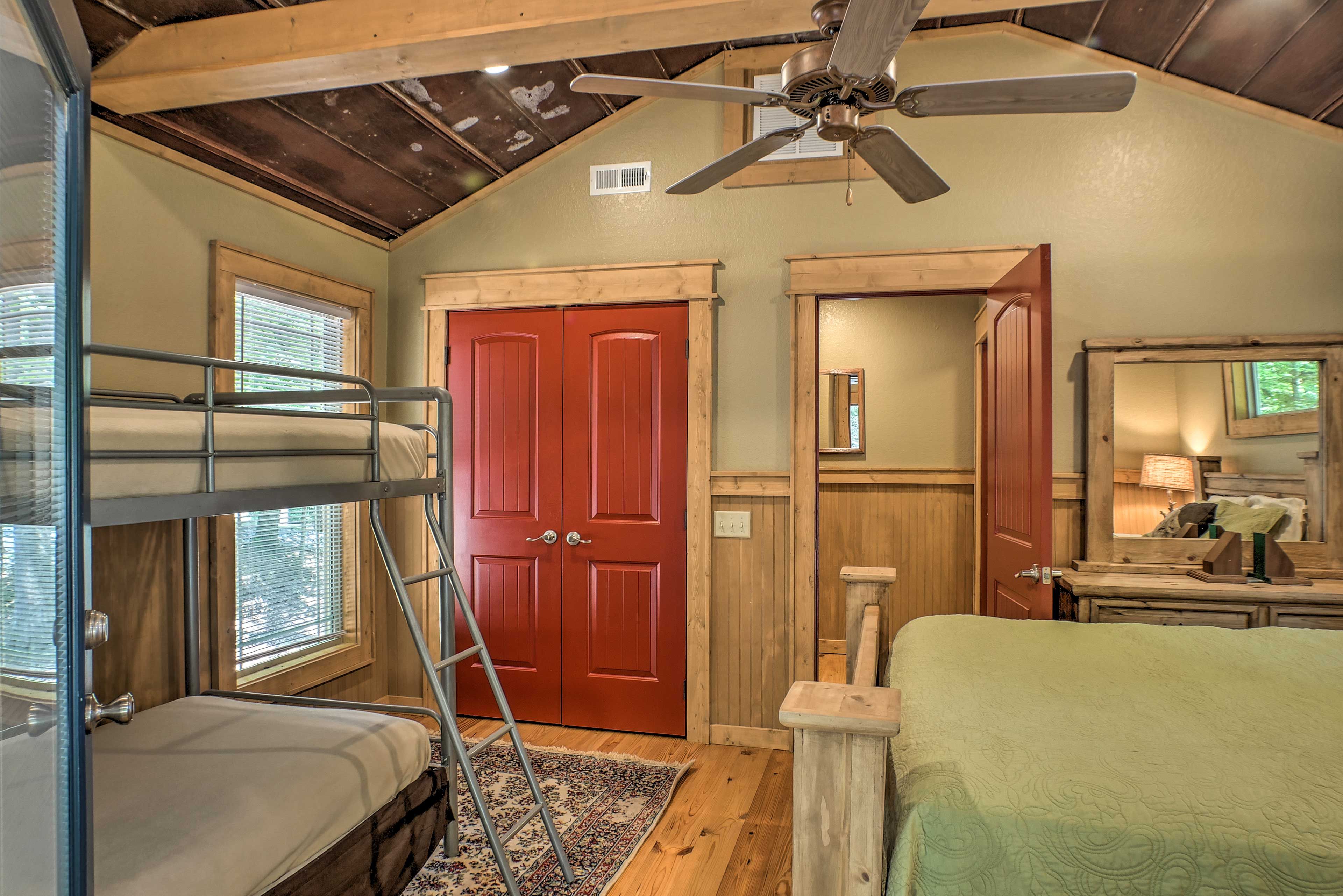 Bedroom | Queen Bed | Twin Bunk Bed