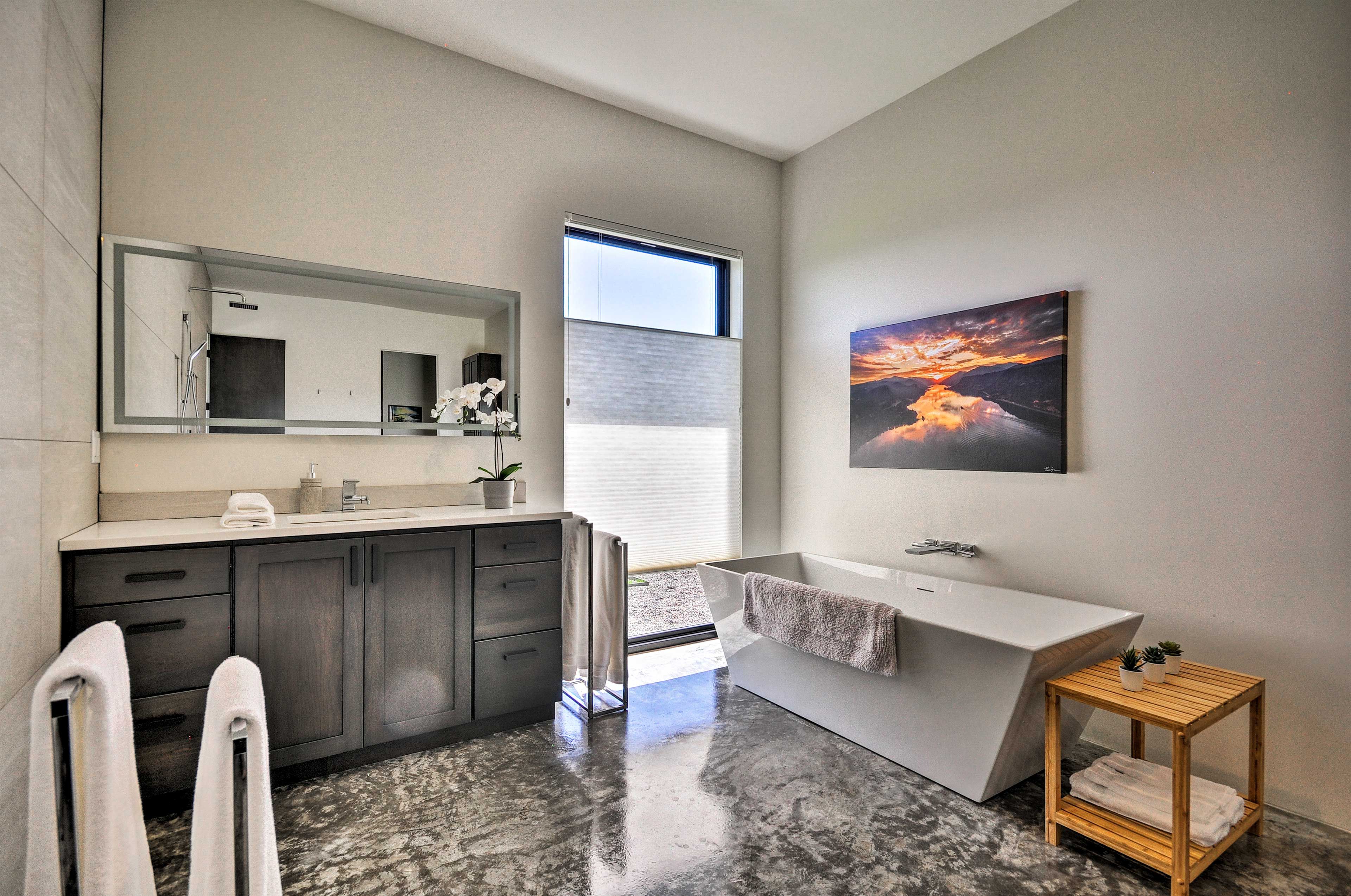 En-Suite Bathroom | Soaking Tub