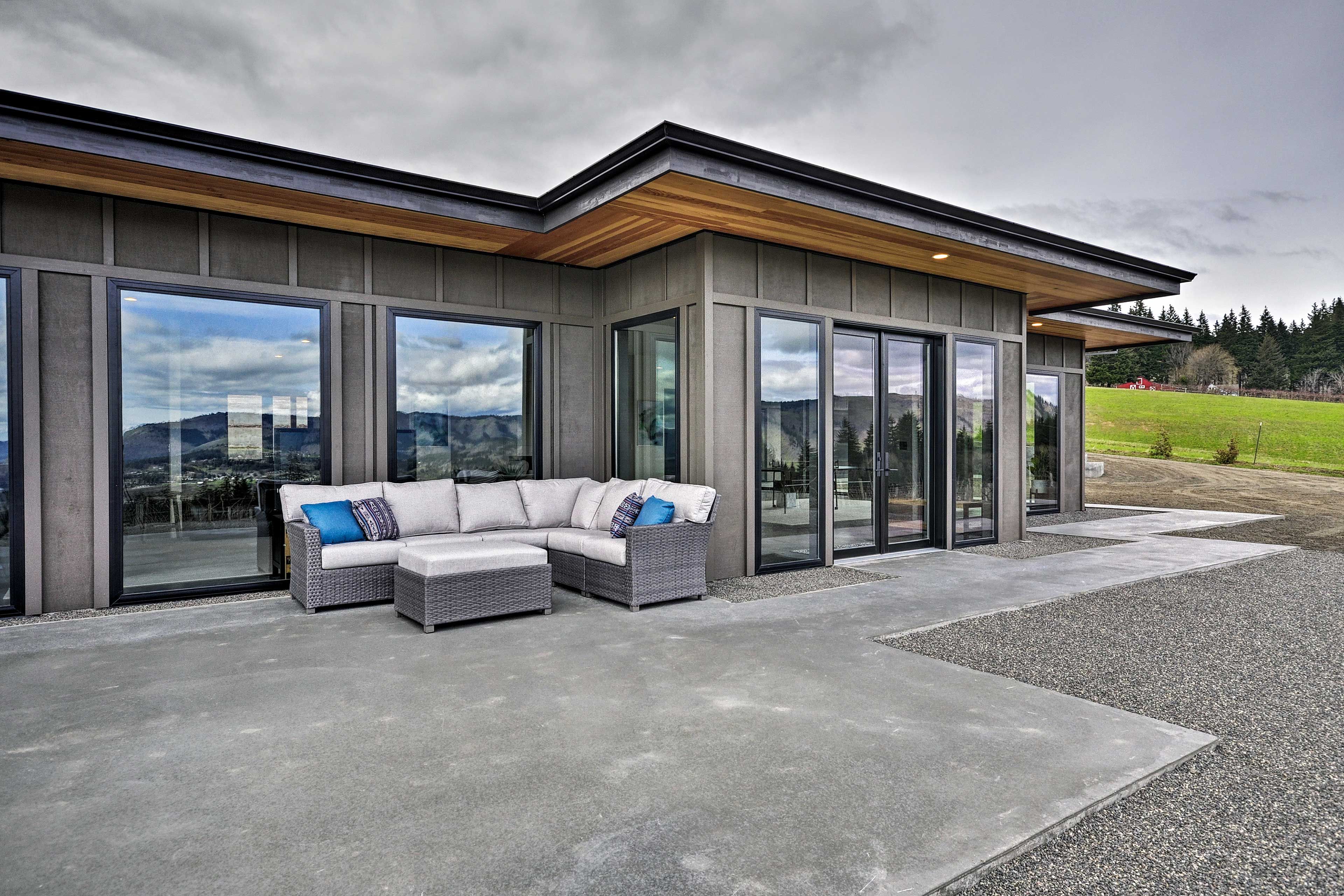 Patio | Lounge Furniture | Mountain & River Views