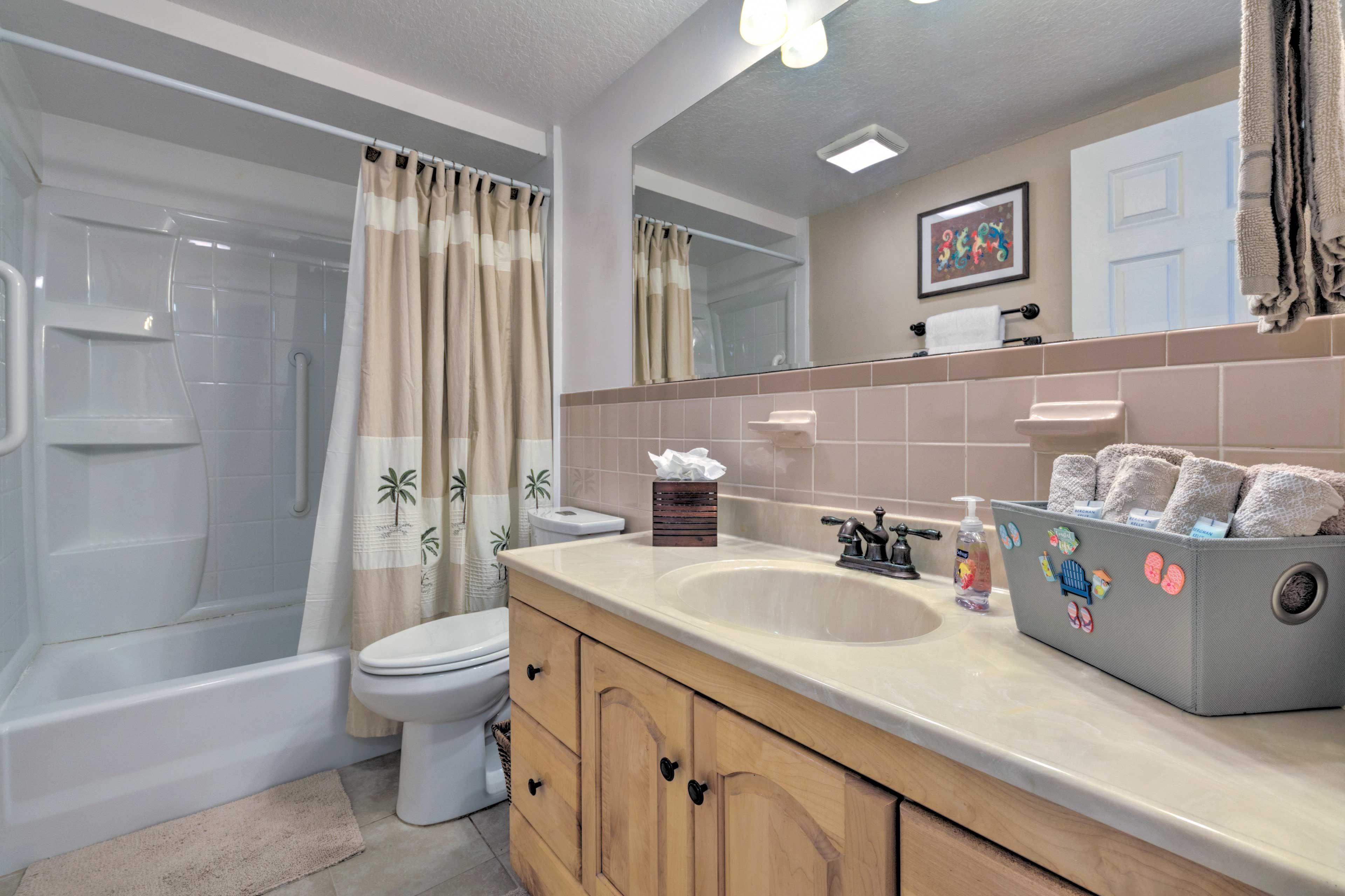 Full Bathroom | Hair Dryer