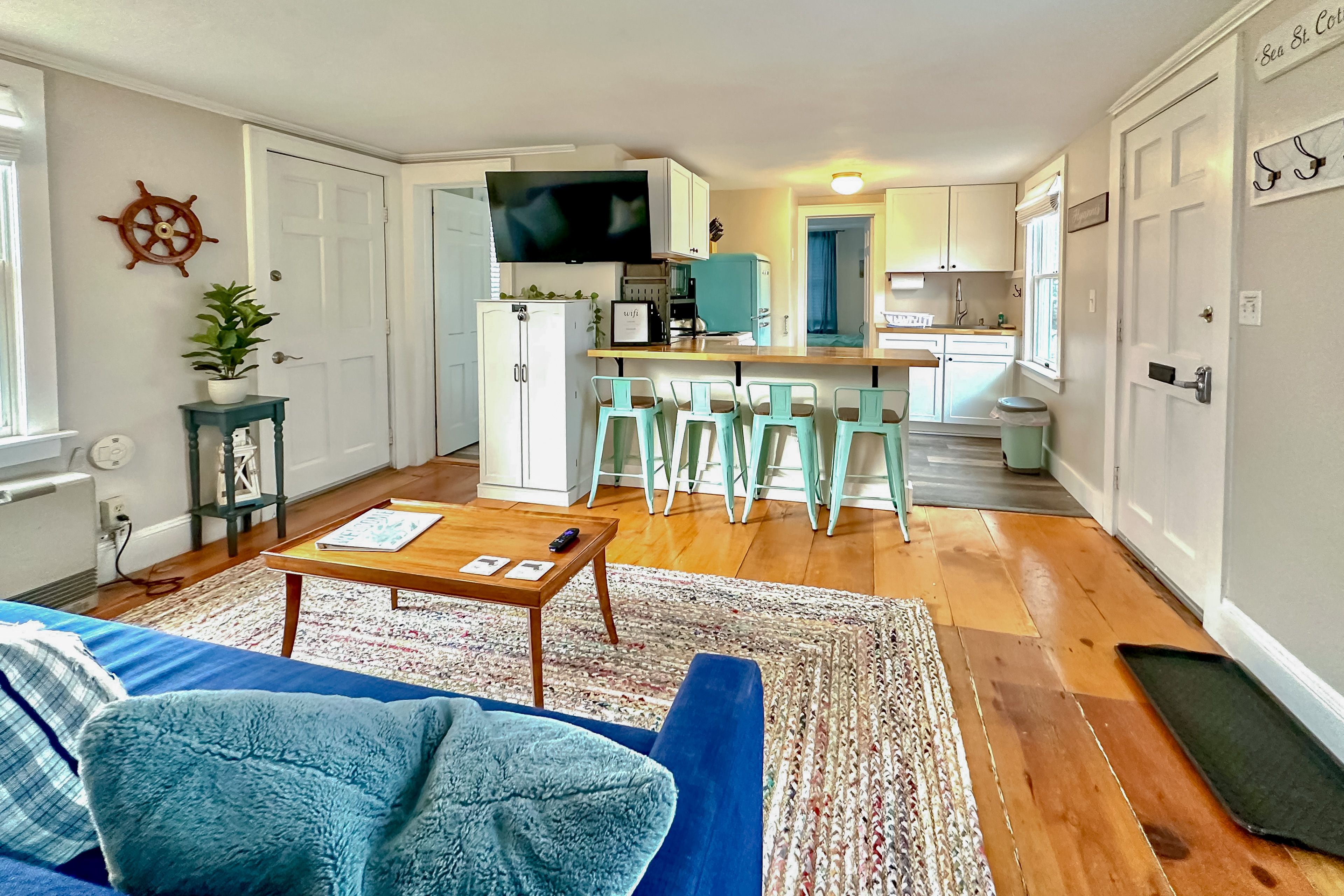 Interior | Open Floor Plan | Free WiFi