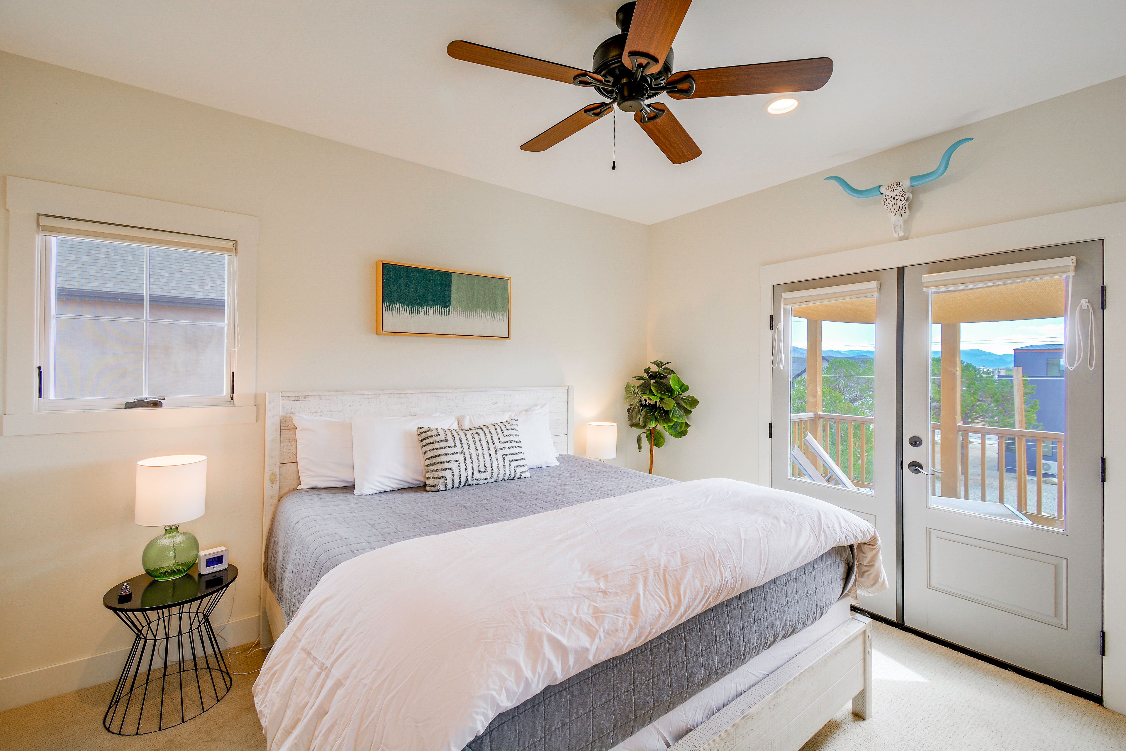Bedroom 1 | King Bed