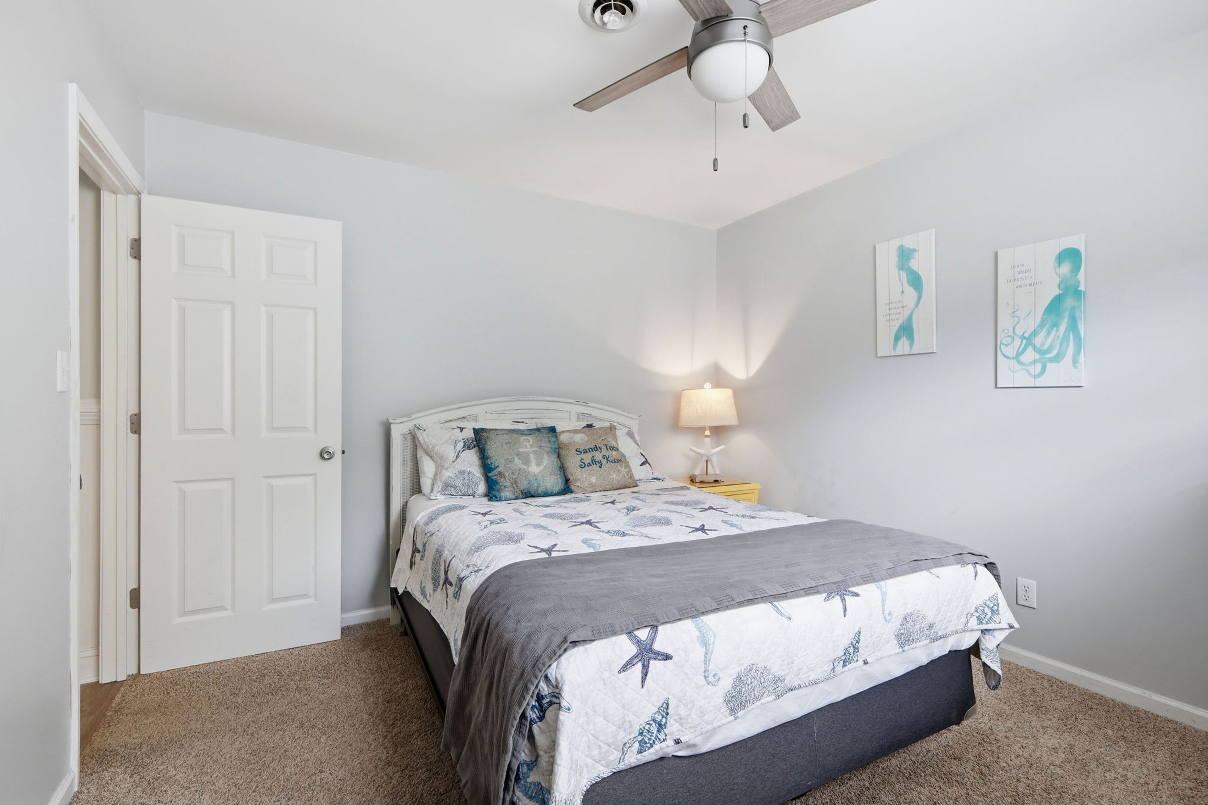 Bedroom 3 | Queen Bed