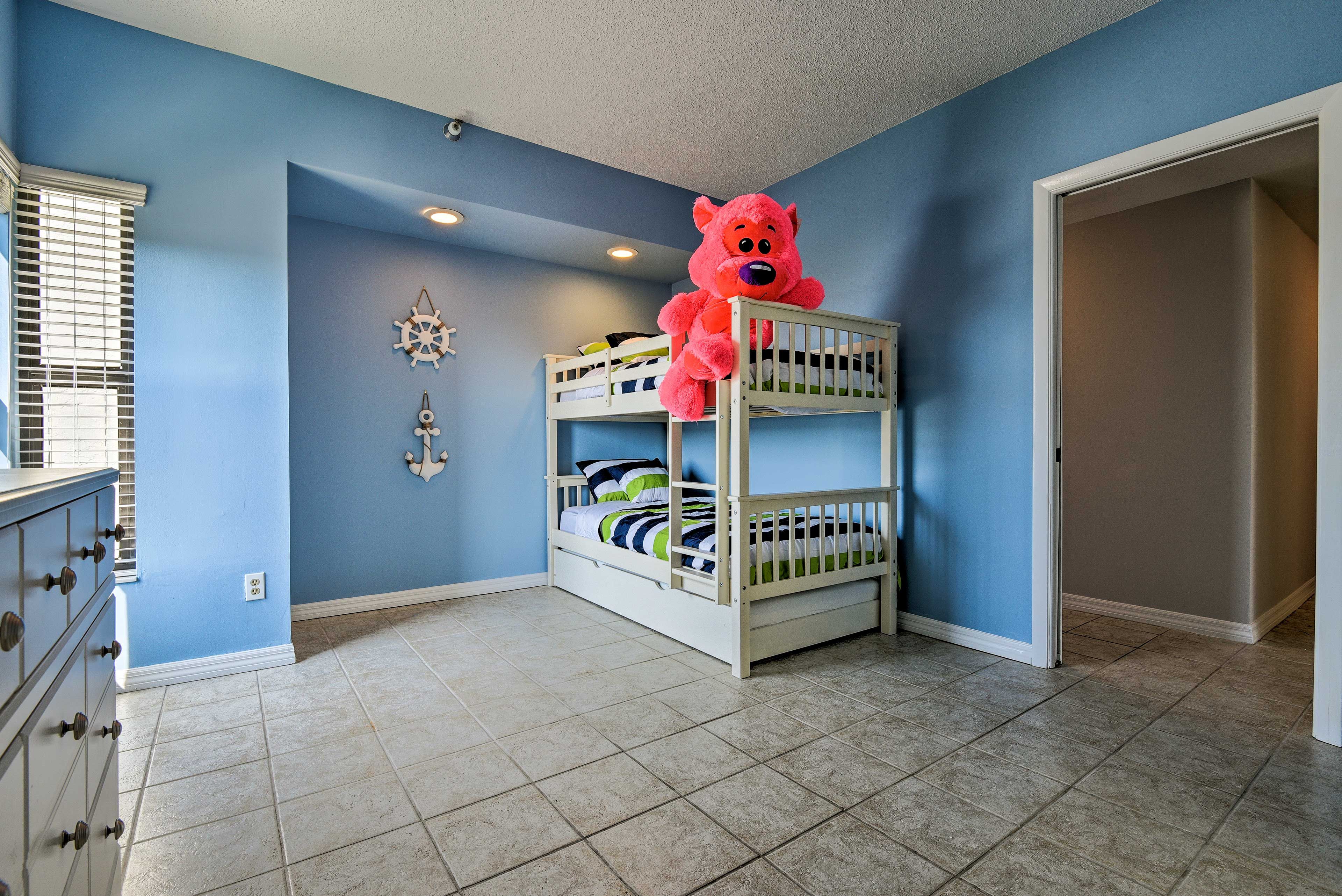 Bedroom 2 | Twin Bunk Bed w/ Twin Trundle Bed | Linens Provided