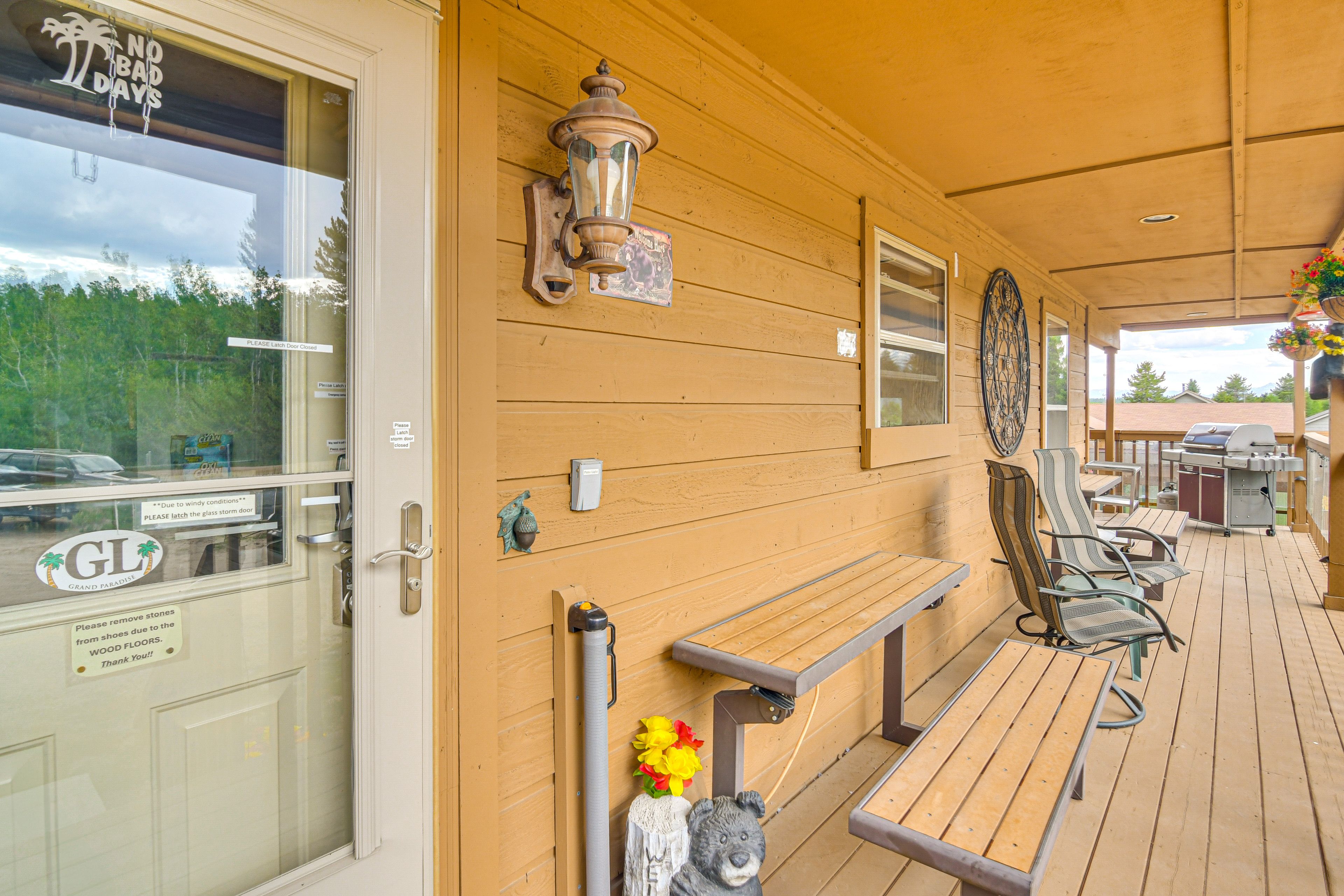 Furnished Porch