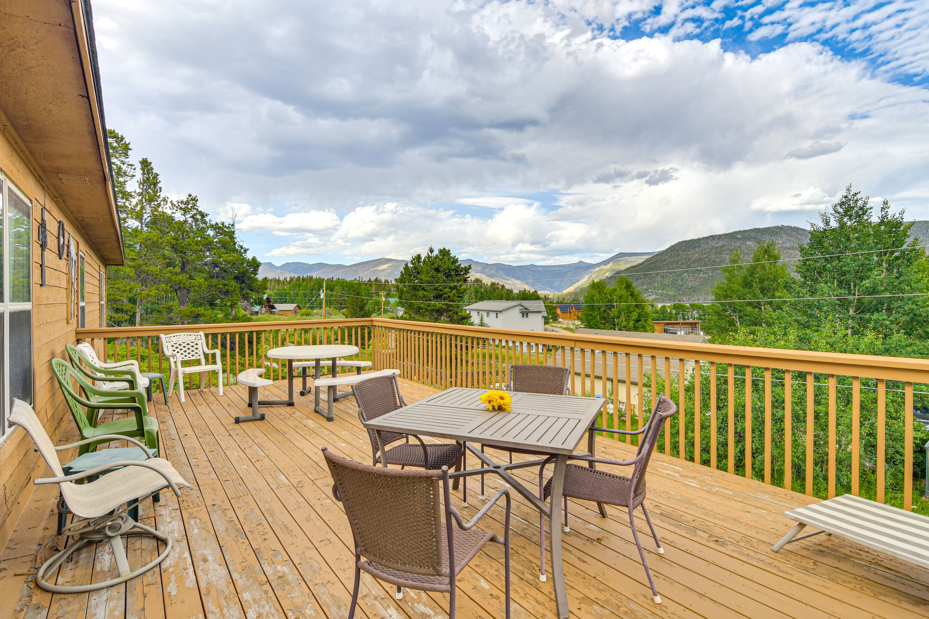 Furnished Deck | Gas Grill | Mountain Views