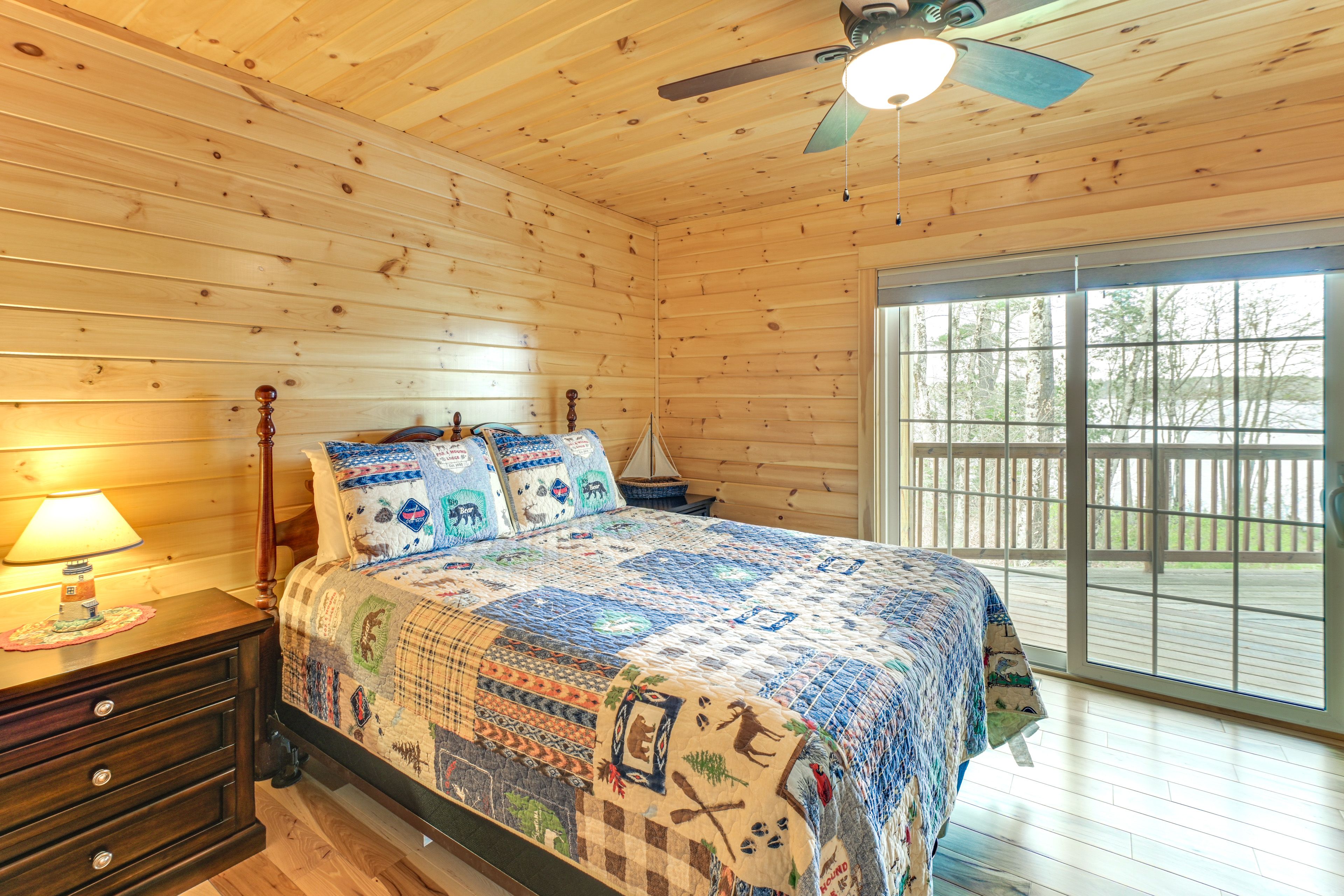 Bedroom 2 | Queen Bed