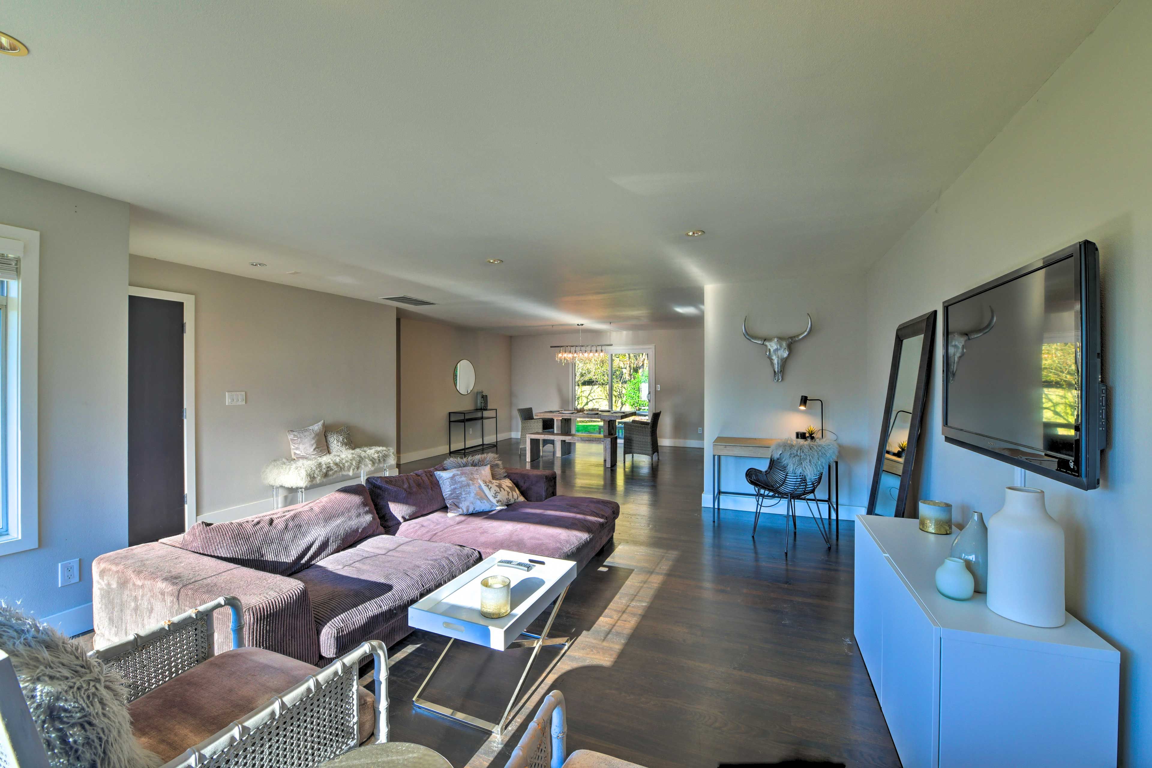 Come stay at this spectacular 3-bedroom, 2-bathroom home in Kirkland.