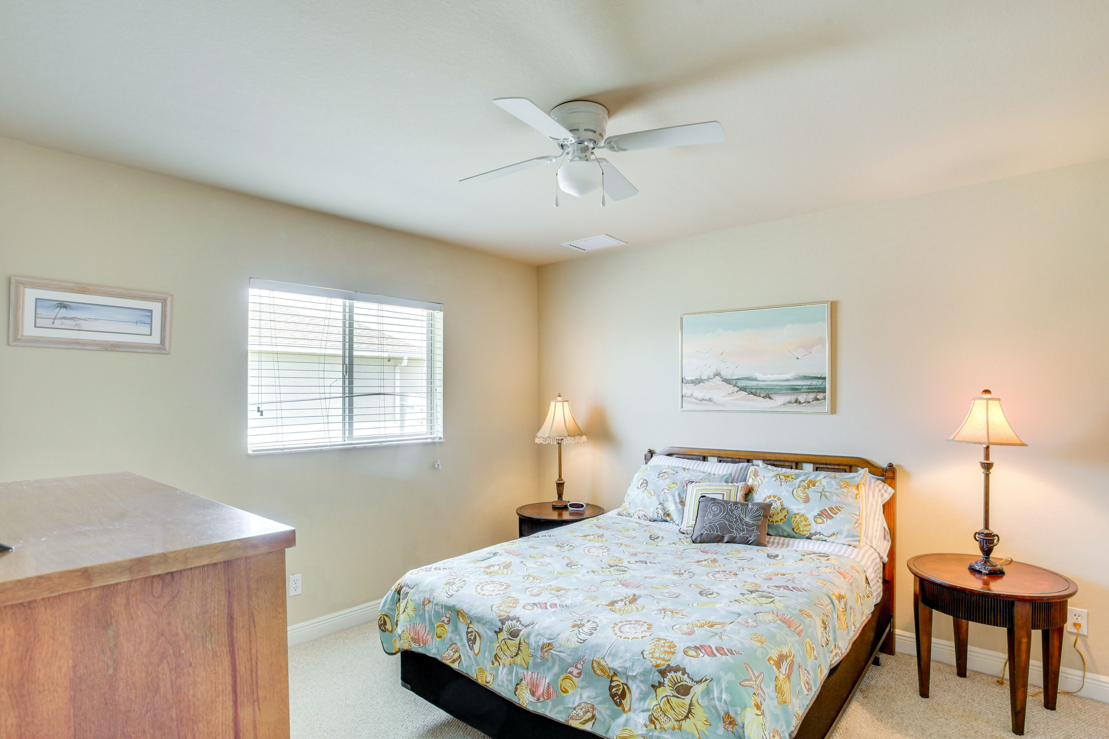 Bedroom 3 | Queen Bed