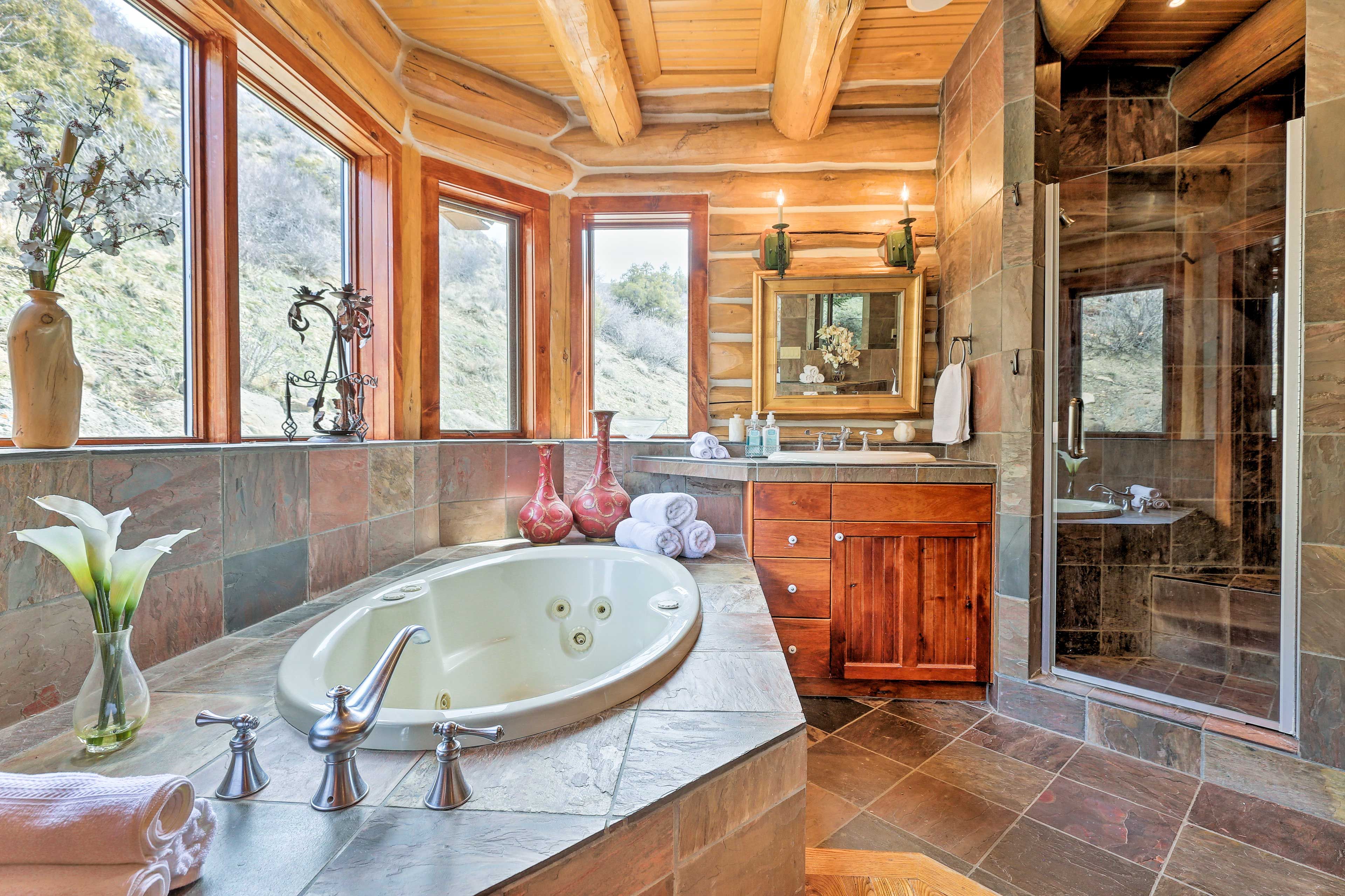 Full Bathroom | Jetted Tub