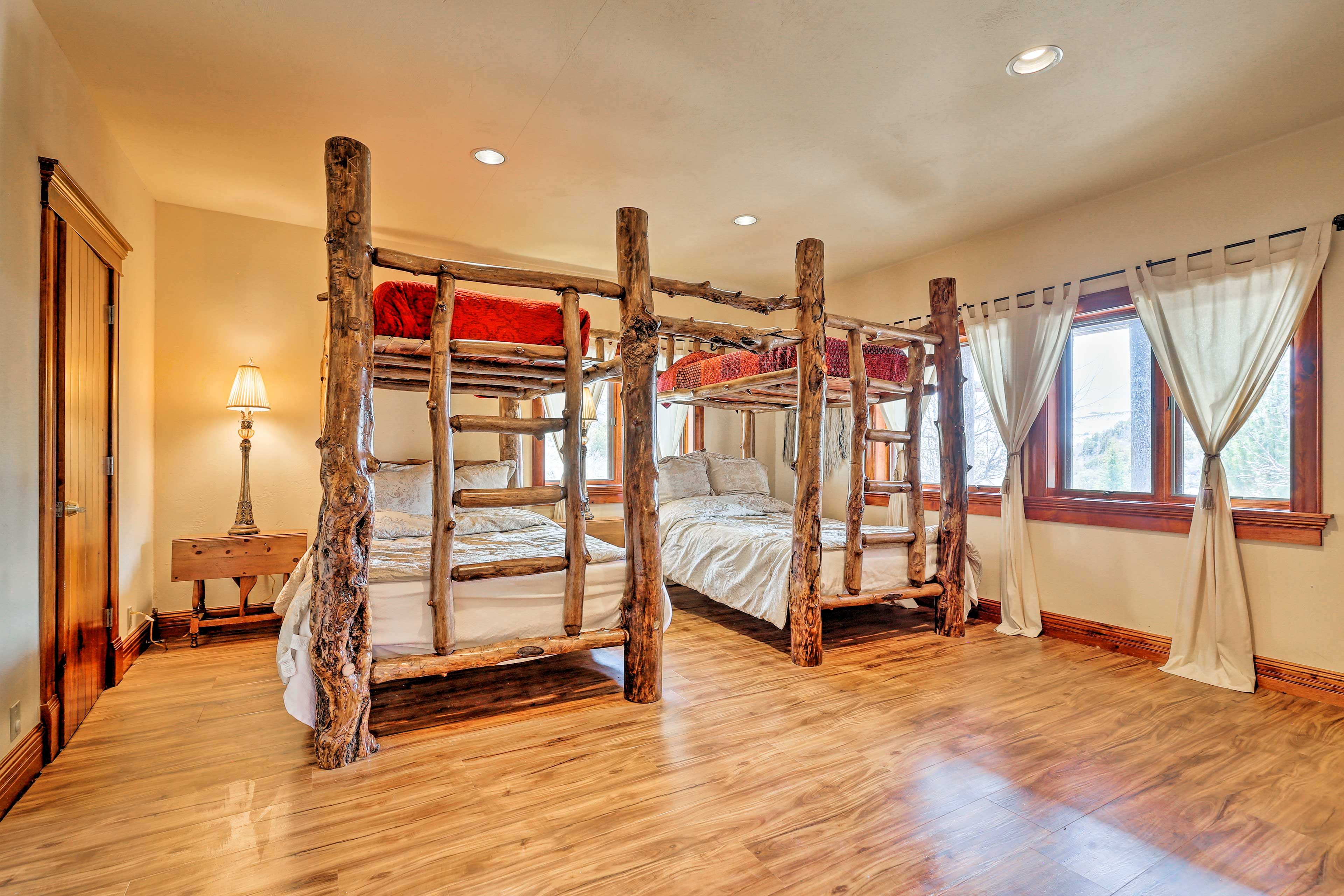 Bedroom 5 | 2 Twin Bunk Beds