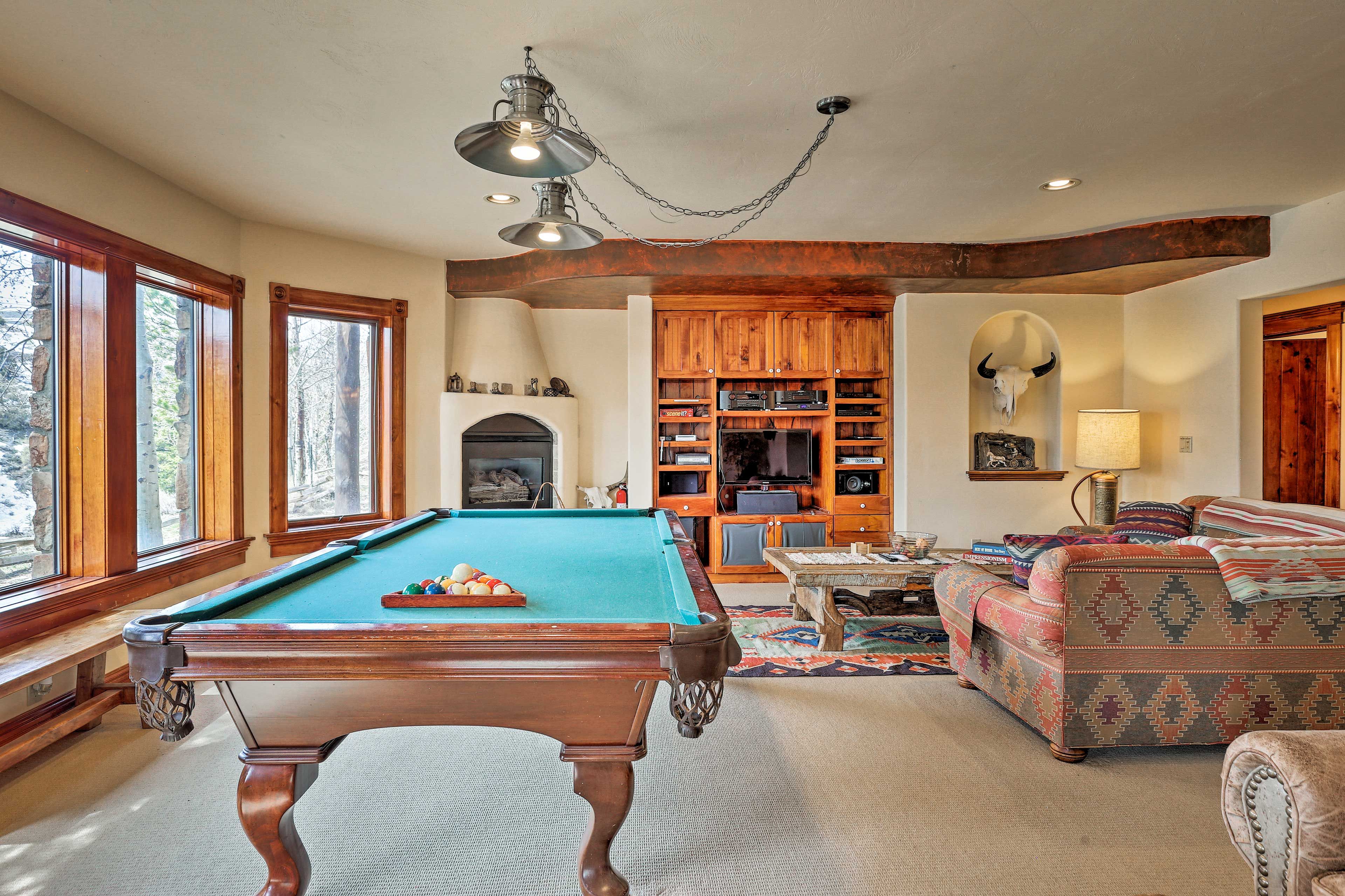 Basement | Sleeper Sofa | Pool Table | Fireplace