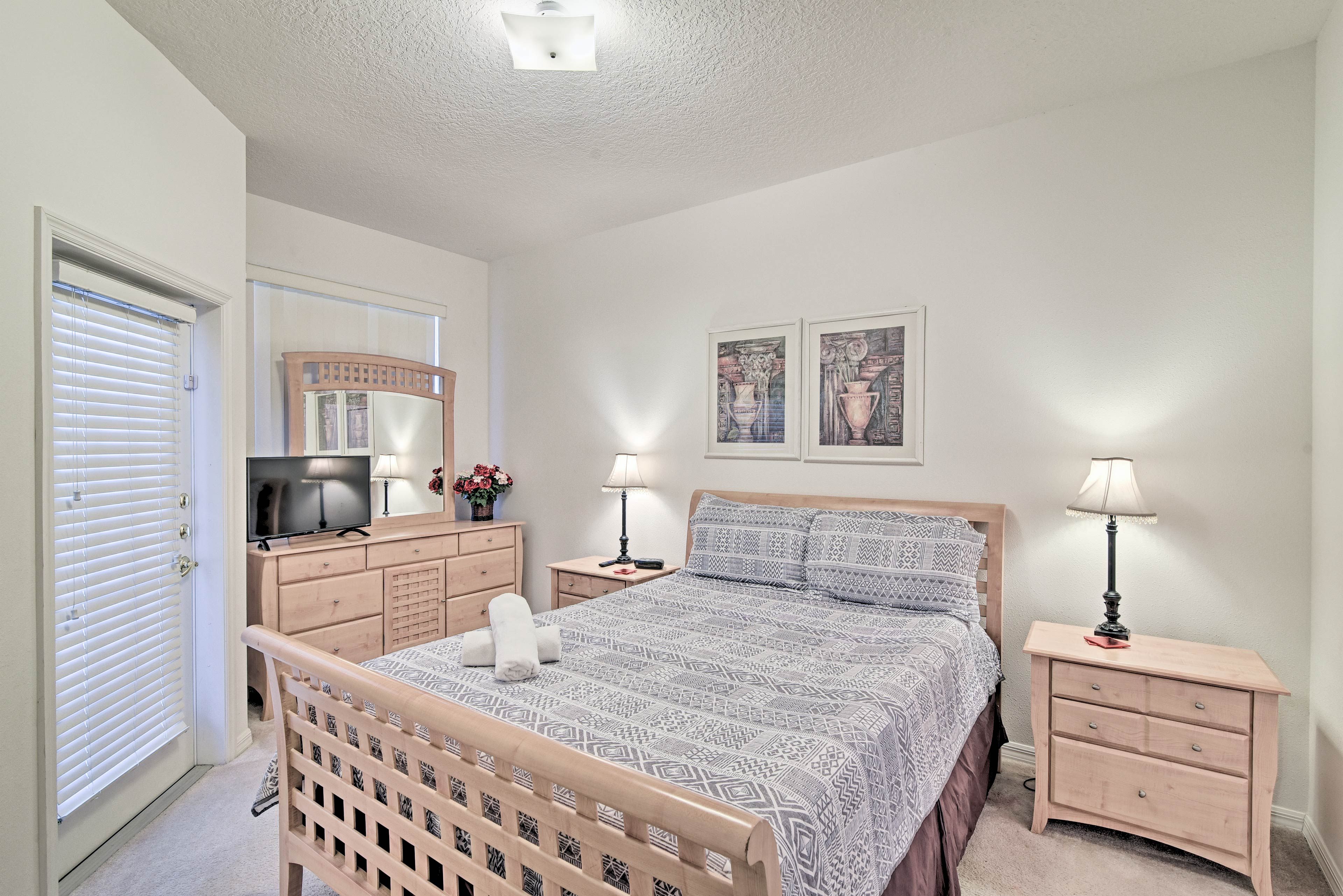 Two guests can comfortably sleep in this queen bd.