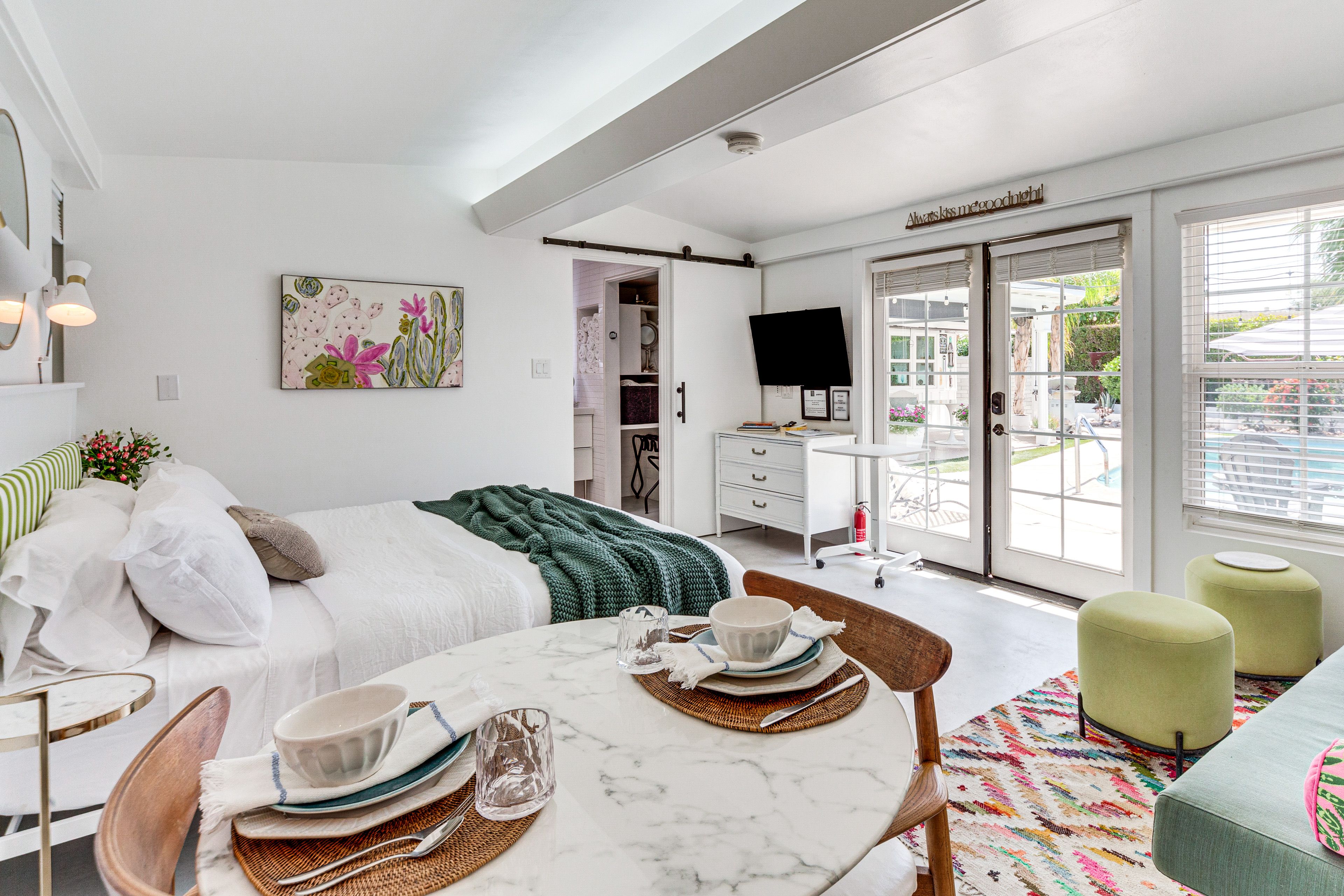 Studio | Free WiFi | Central A/C | Sleeper Sofa