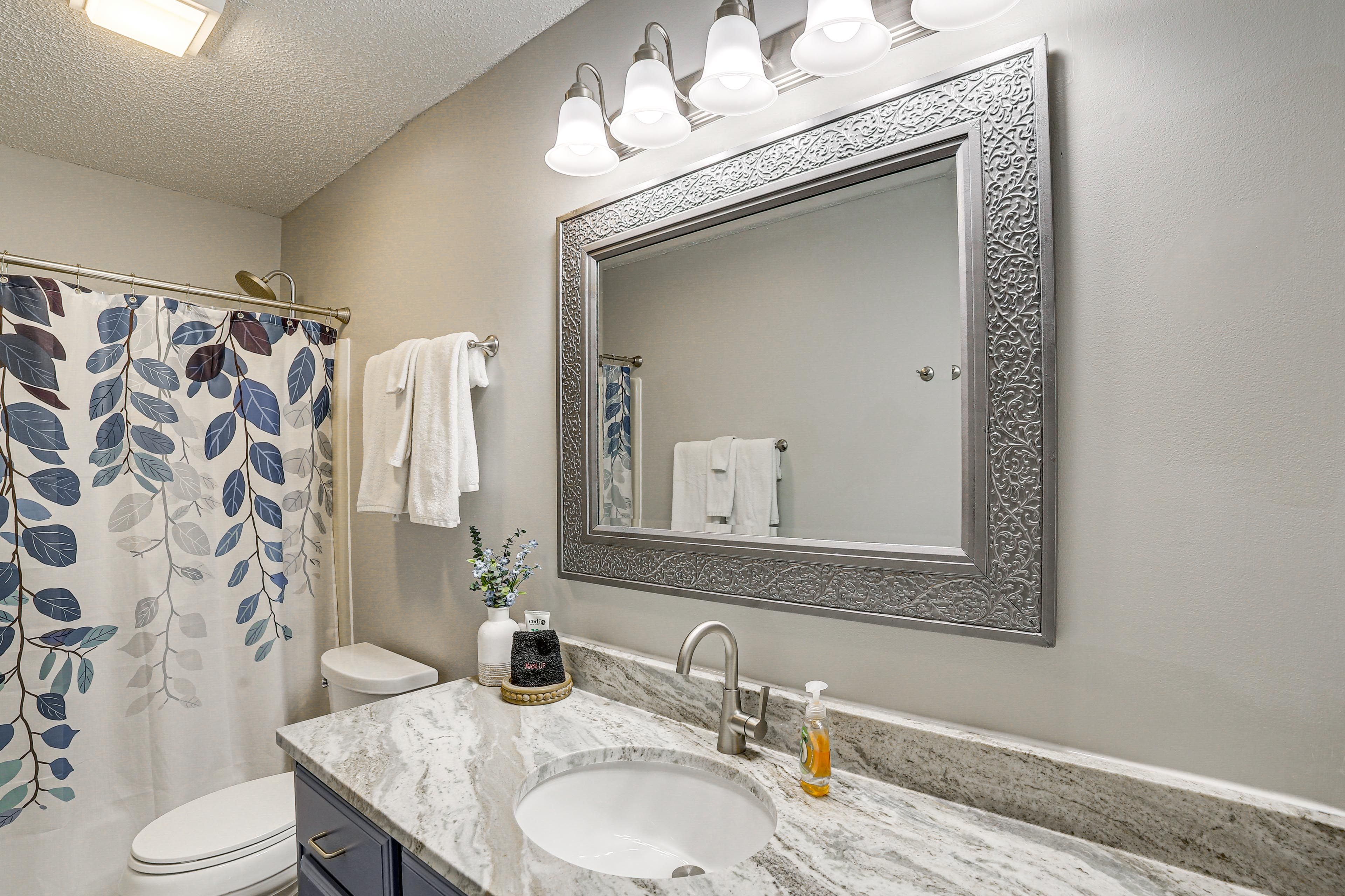 En-Suite Bathroom | Towels Provided