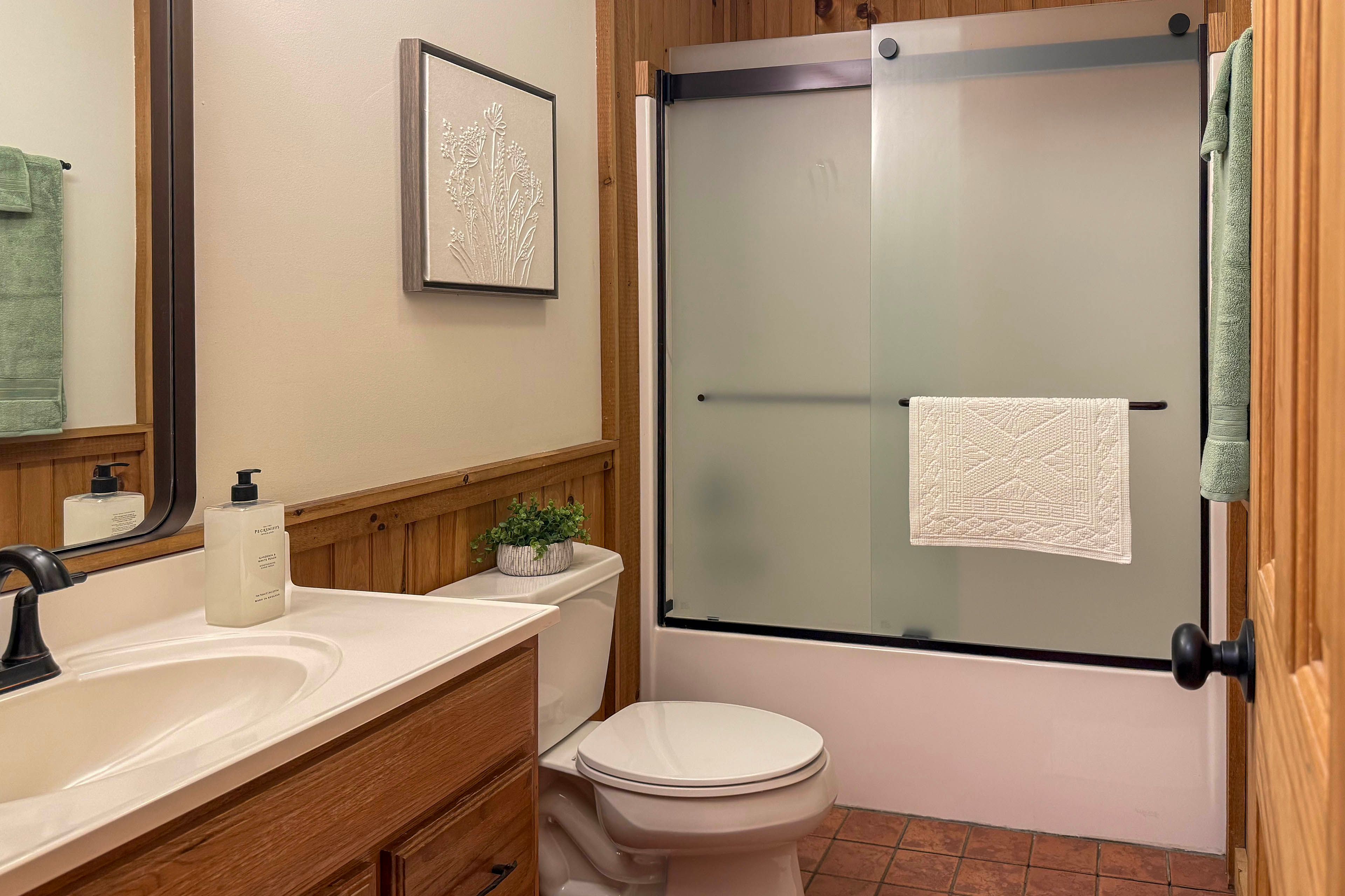 Full Bathroom | 1st Floor