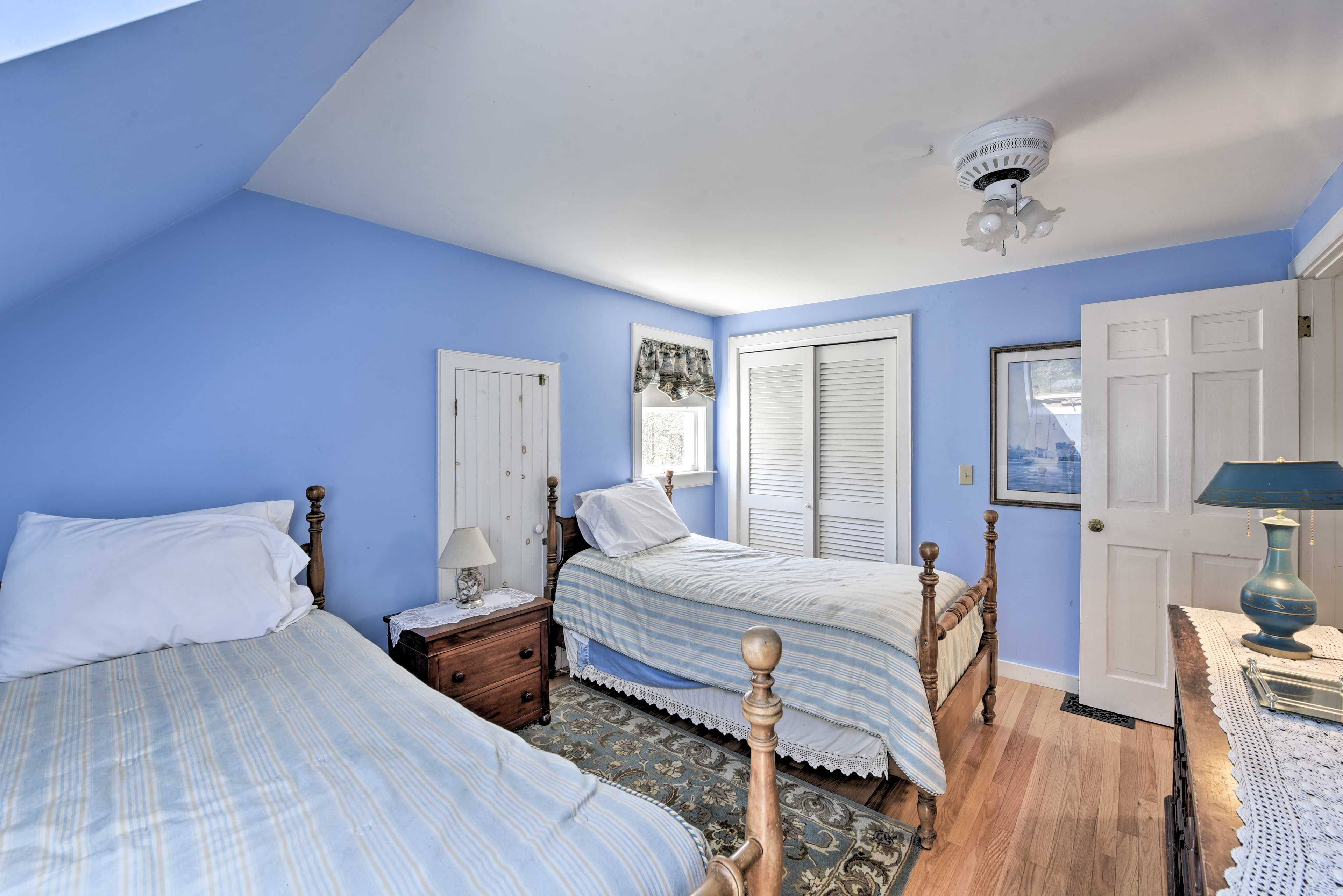 Bedroom 4 | 2 Twin Beds | 2nd Floor