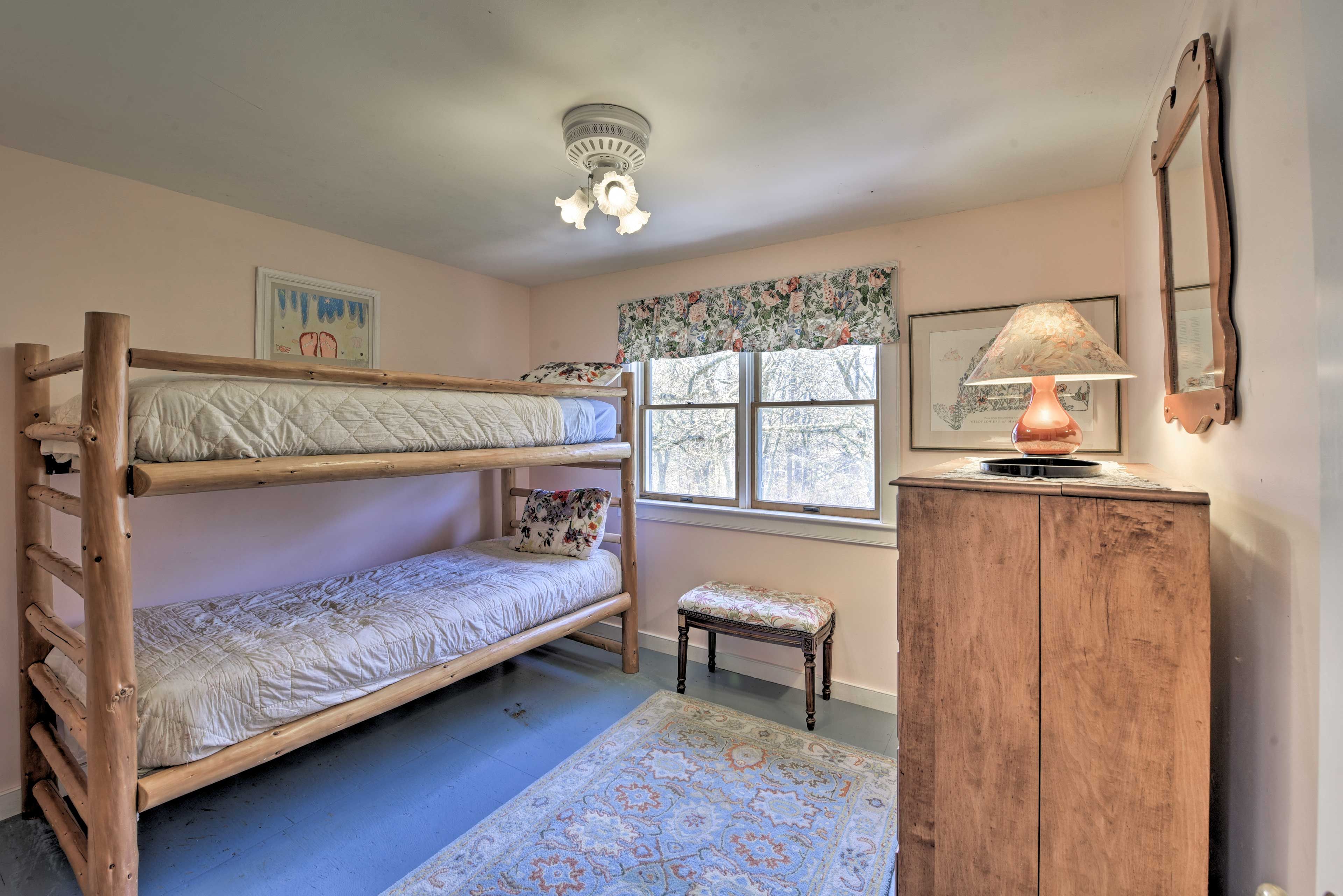 Bedroom 3 | Twin Bunk Bed | 2nd Floor