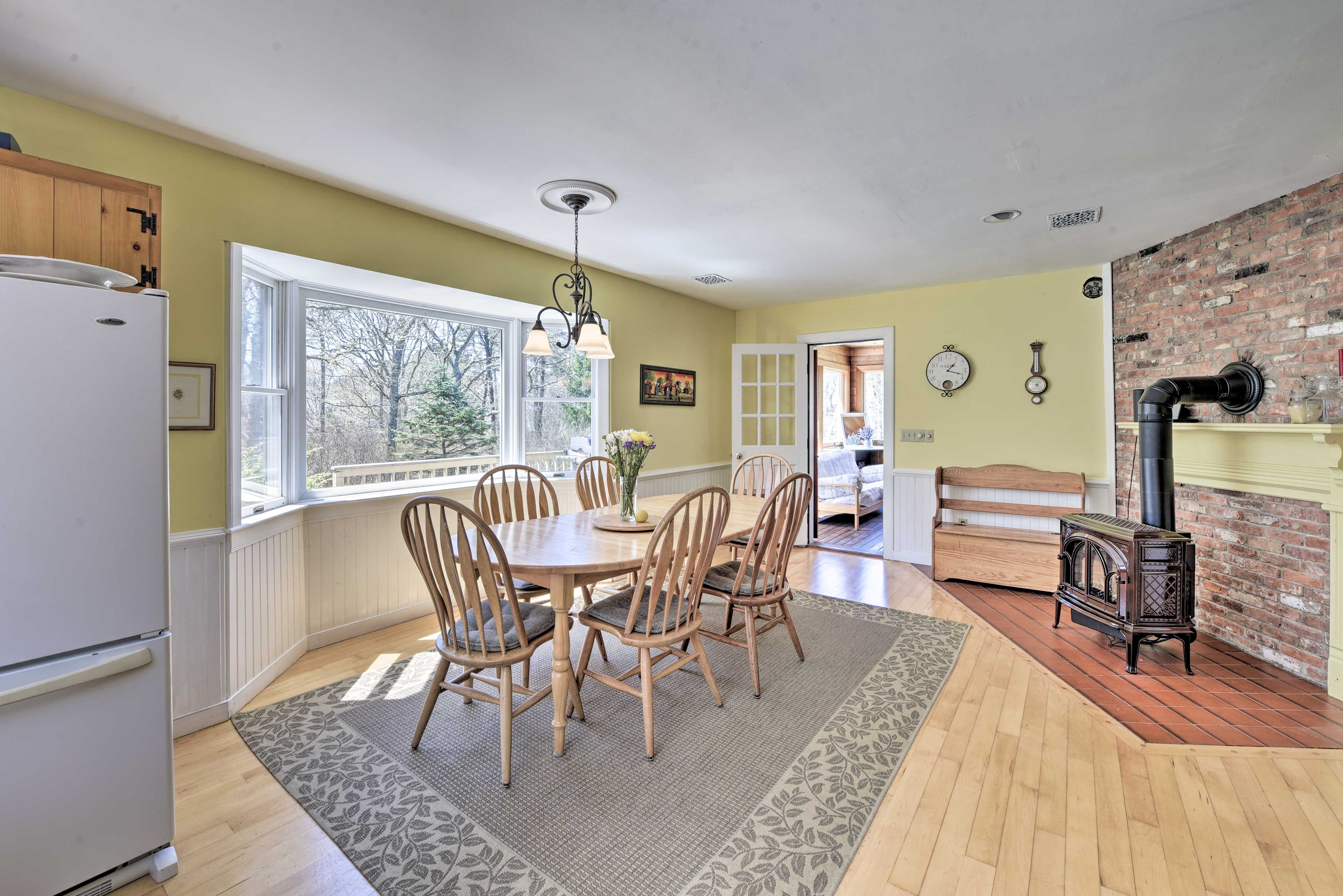Dining Area | Gas Fireplace