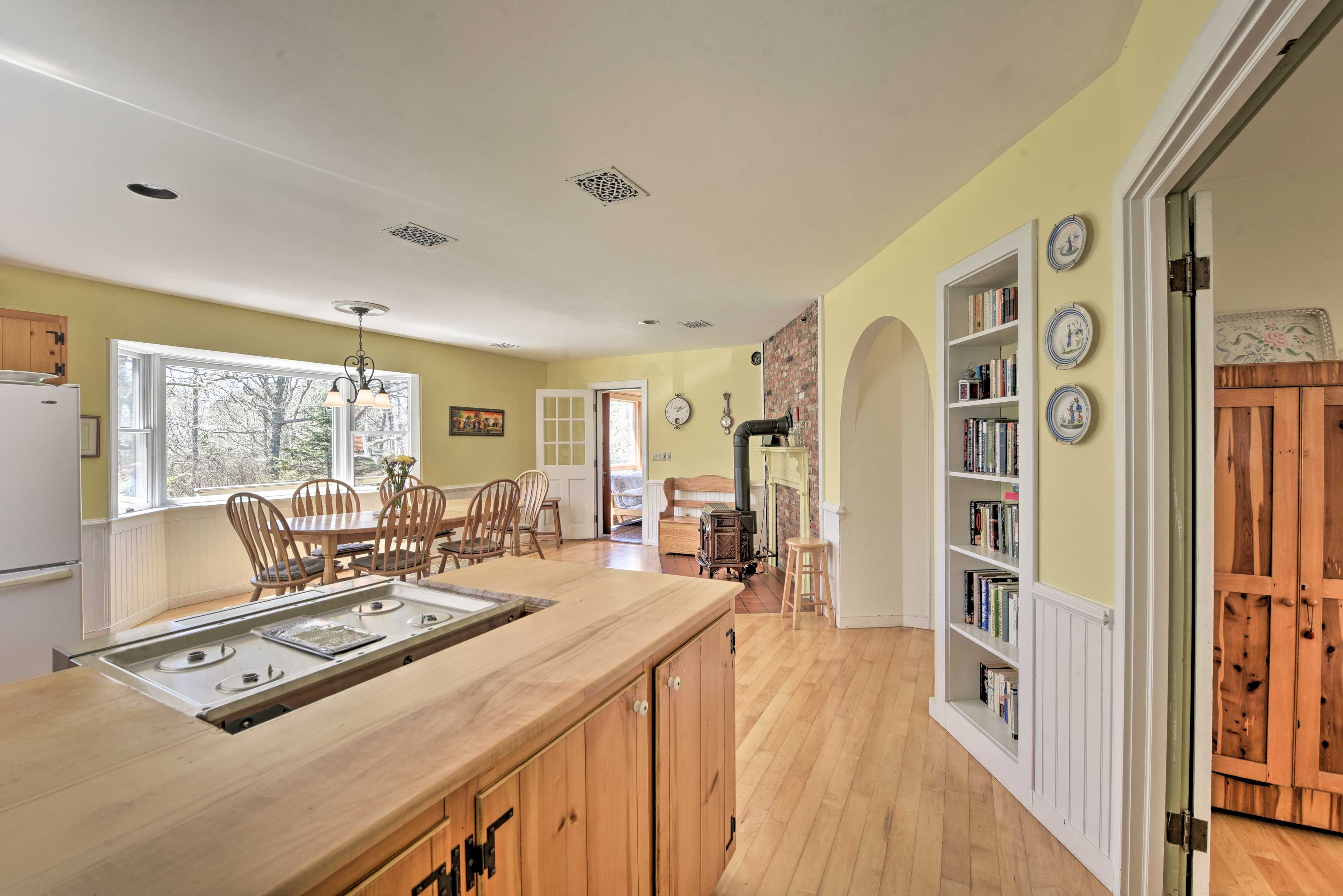 Home Entryway | Kitchen | Dining Area