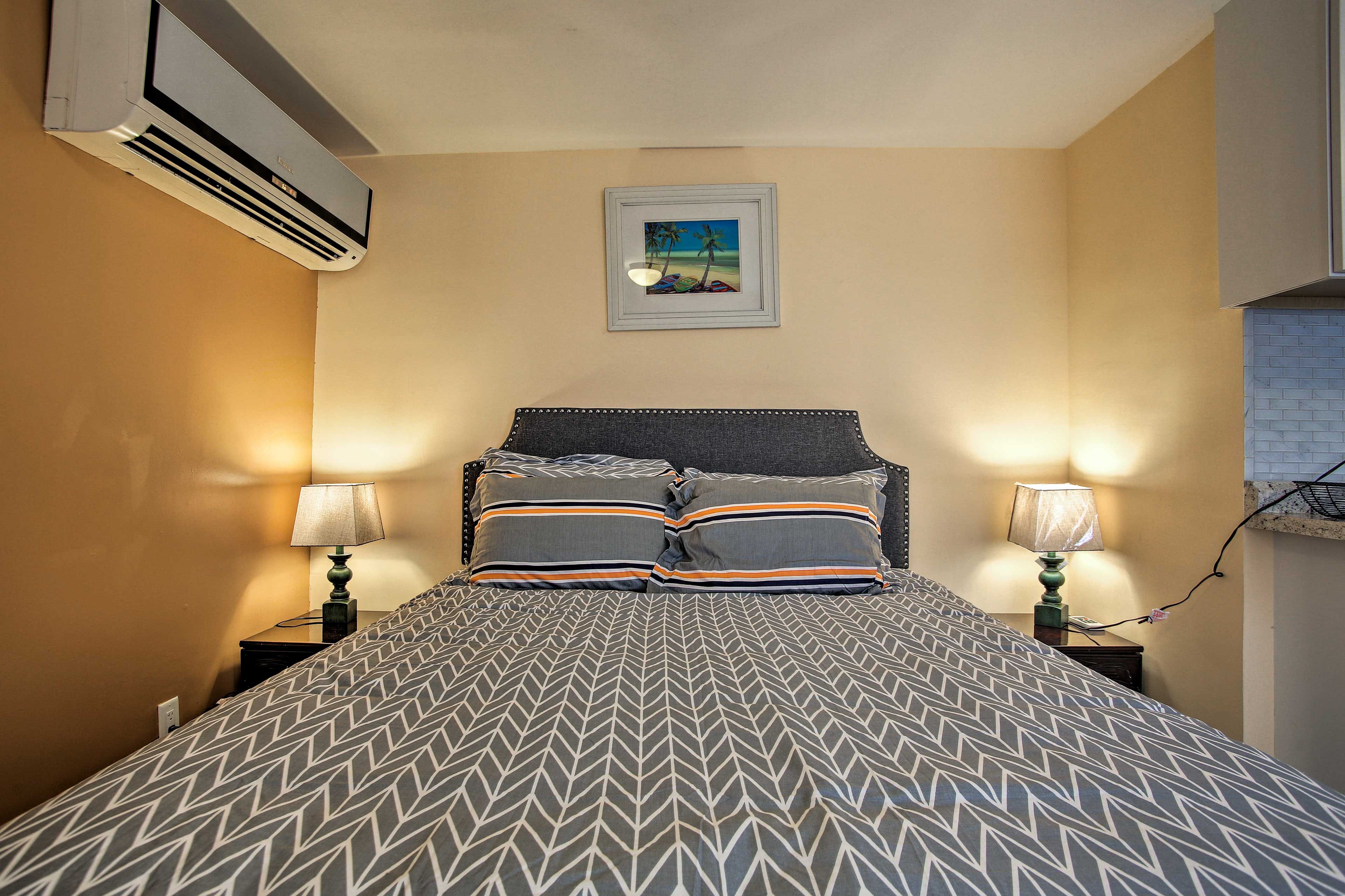 The queen bed has room for 2.