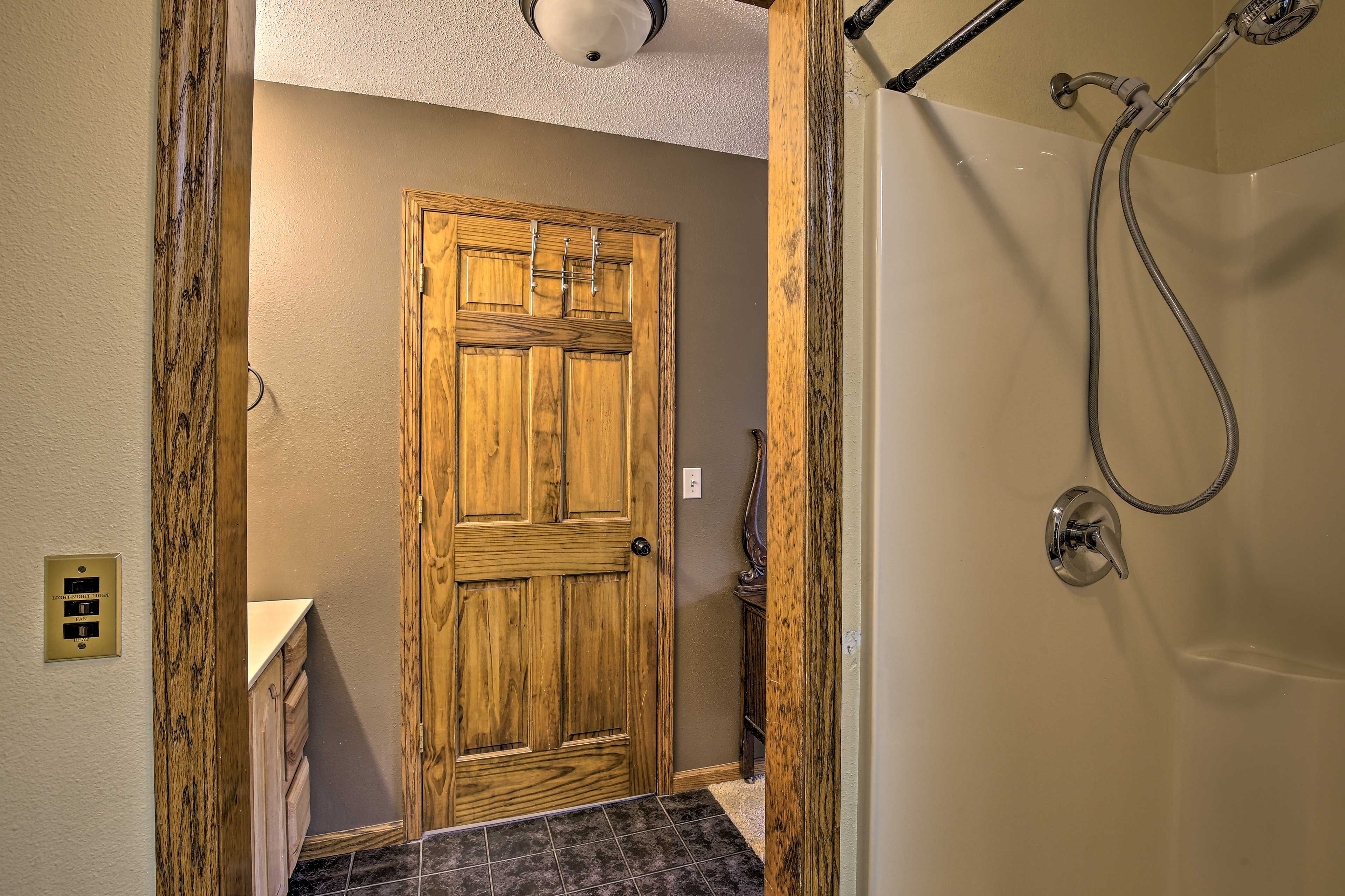 Full Bathroom