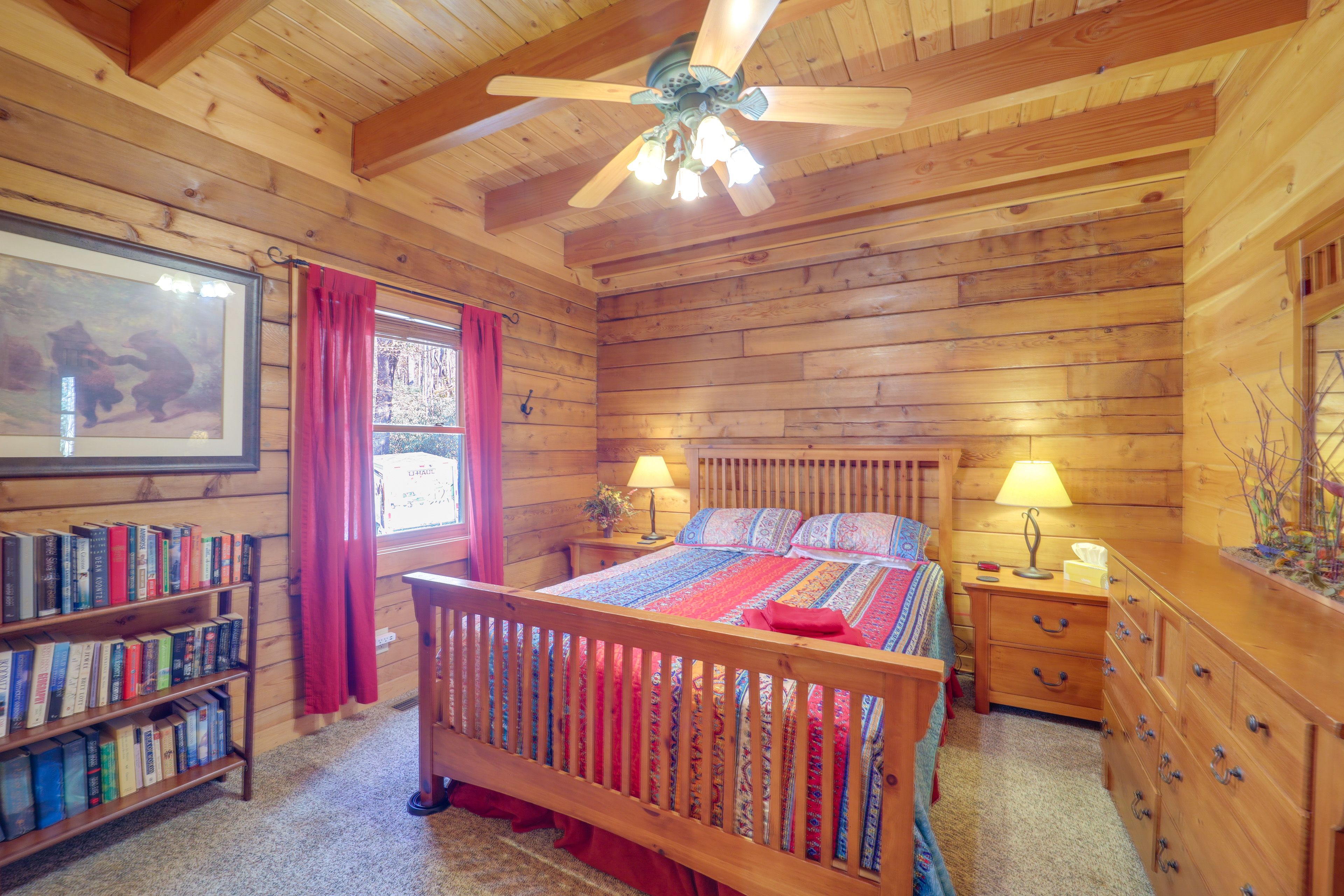 Bedroom 2 | Queen Bed
