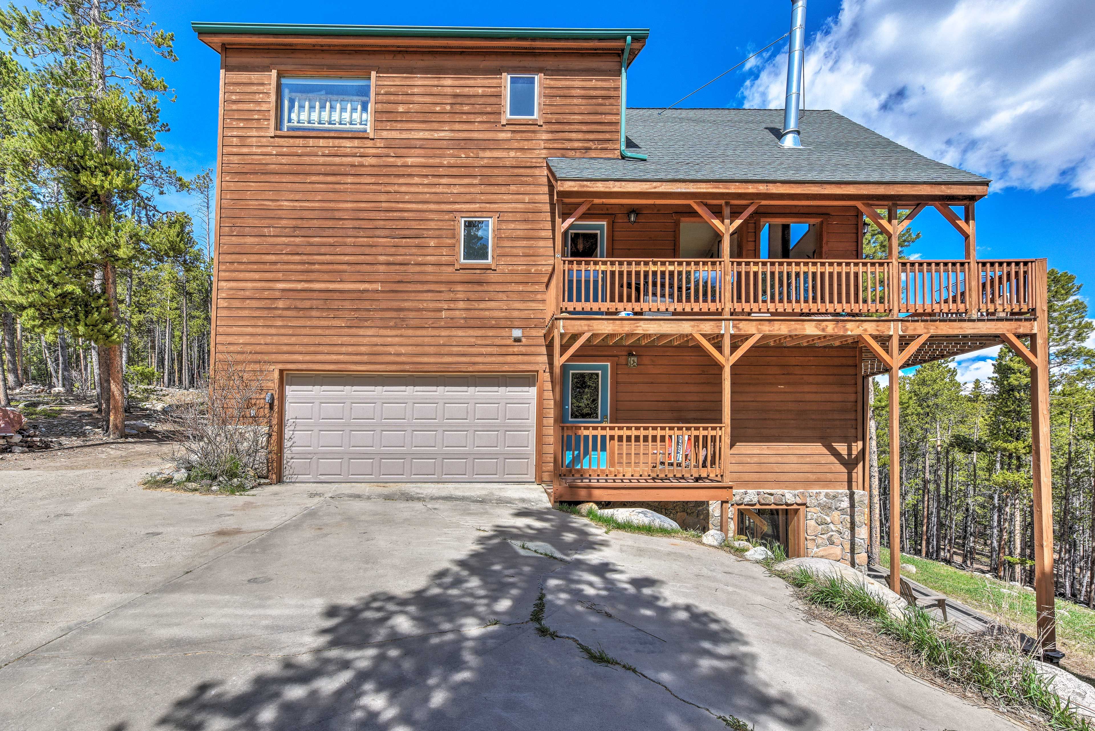 The home has plenty of parking available for up to 6 vehicles.
