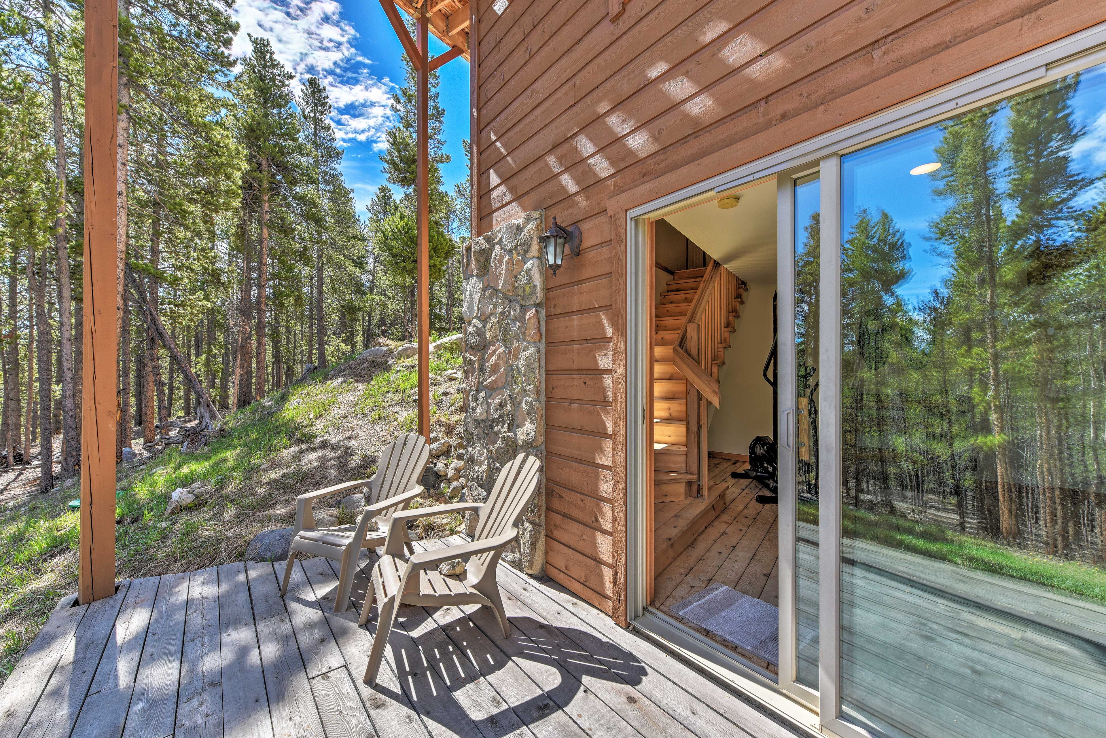 Settle on the lower porch while you enjoy your morning coffee. How peaceful!