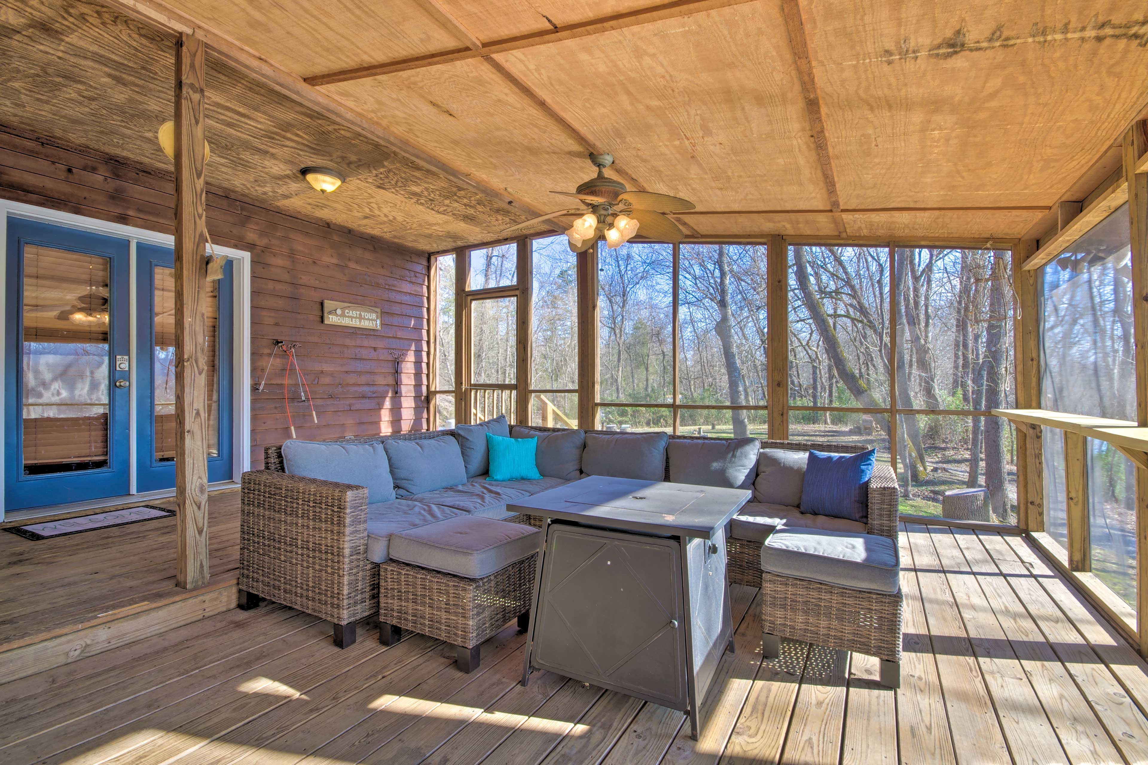 Screened-In Porch | Outdoor Living Room Set | Ceiling Fan | Gas Fire Pit