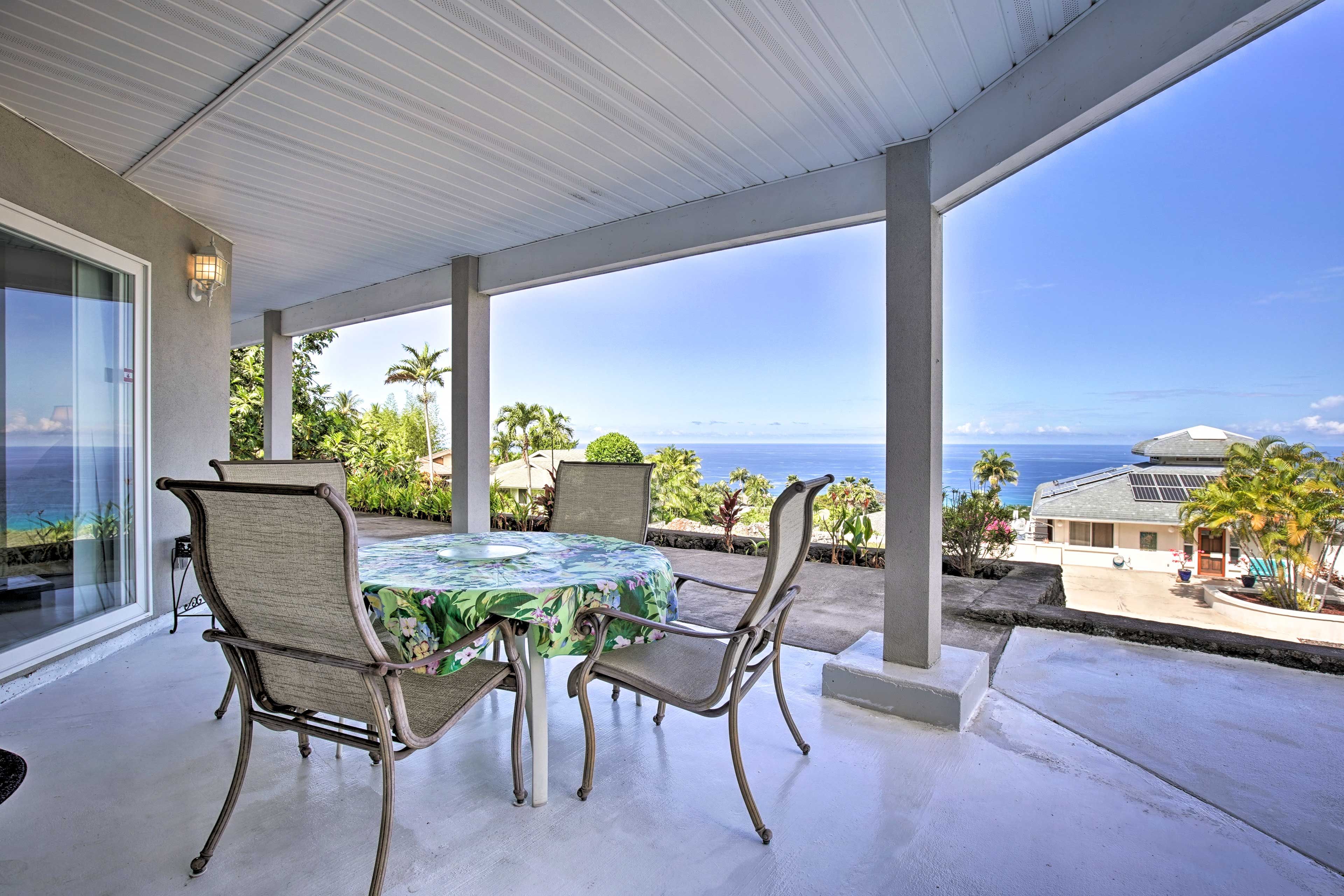 Watch the whales, dolphins, ships, and surfers from the comfort of your lanai!