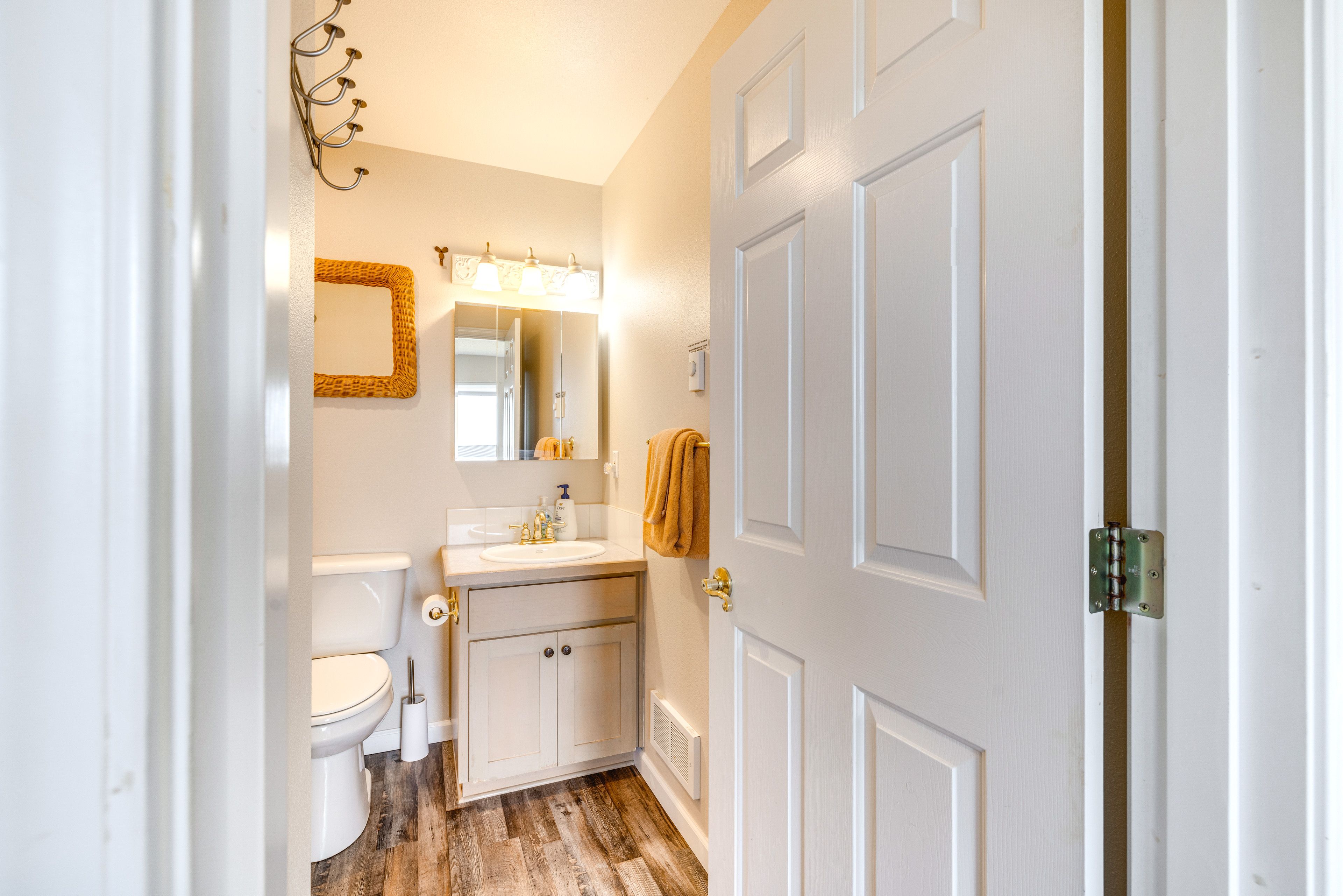 Full Bathroom