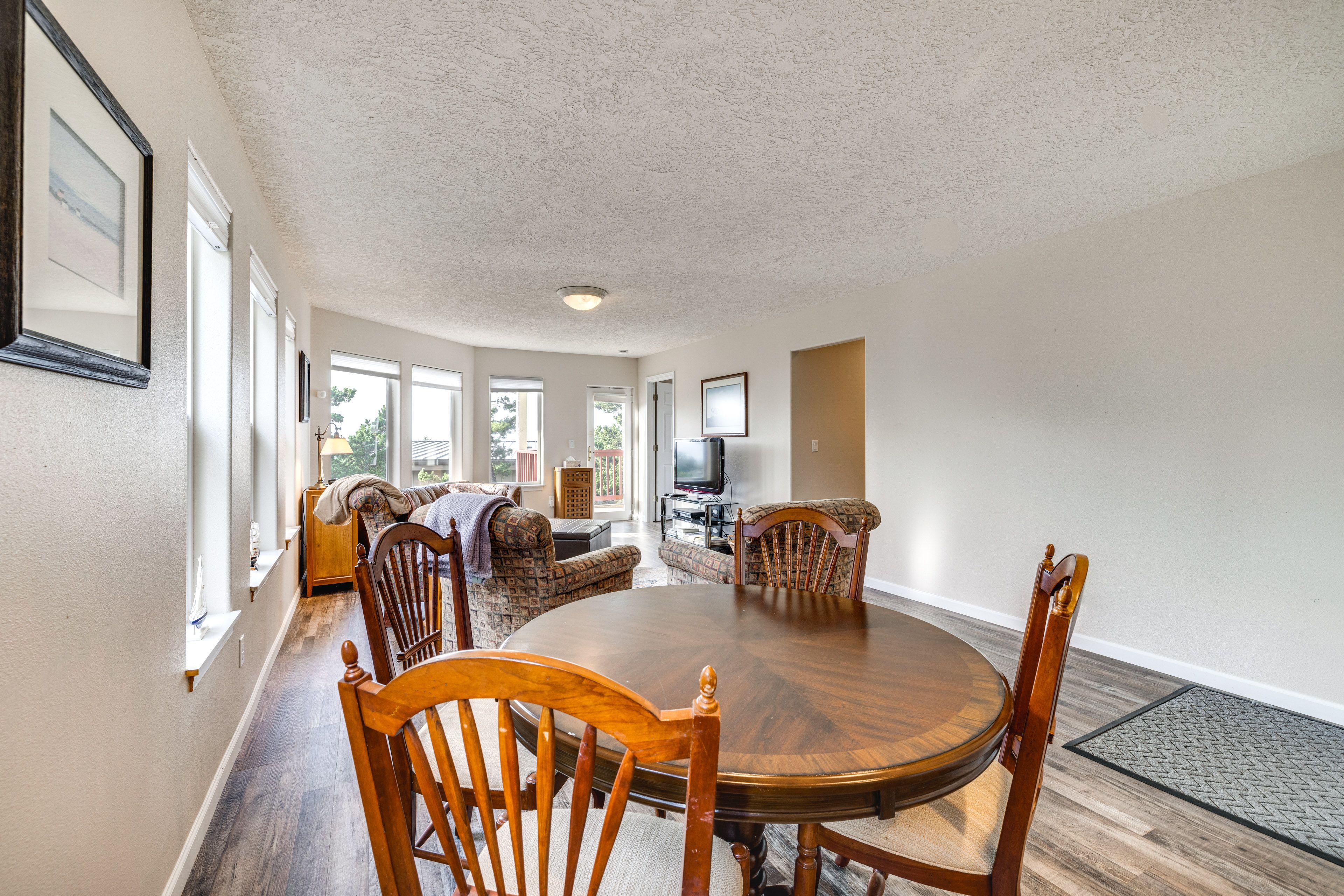 Additional Dining Area