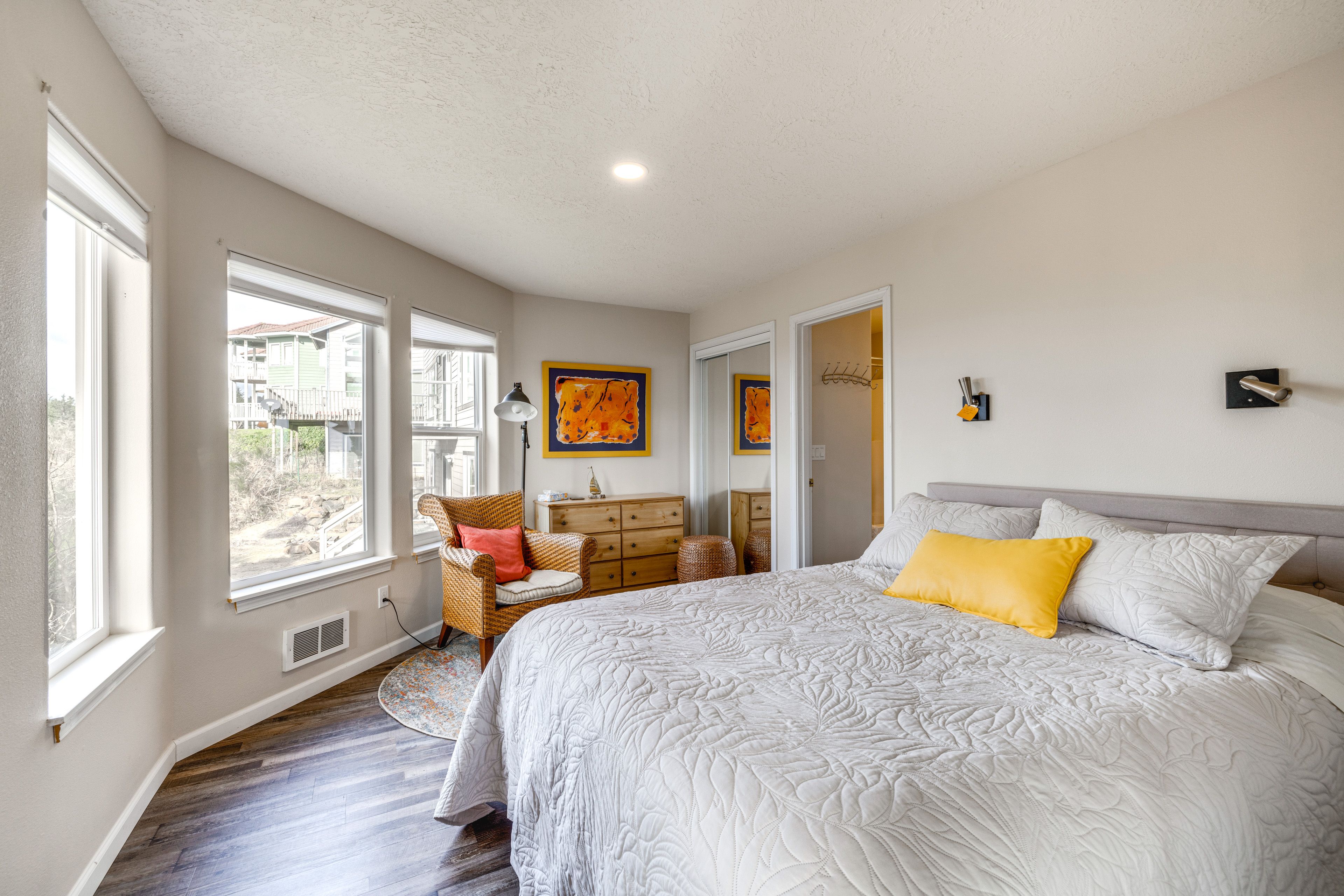 Bedroom 3 | Queen Bed