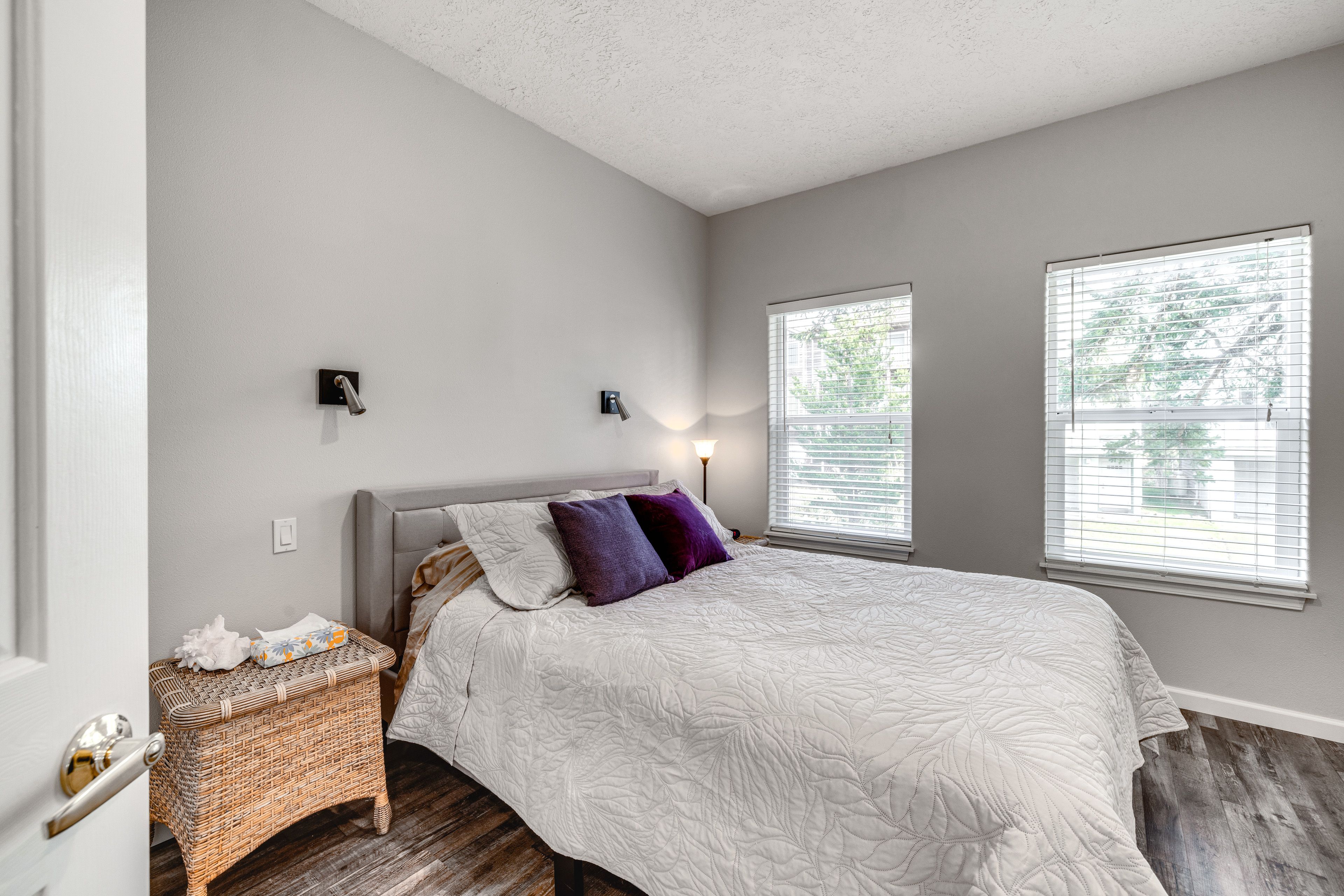 Bedroom 2 | Queen Bed