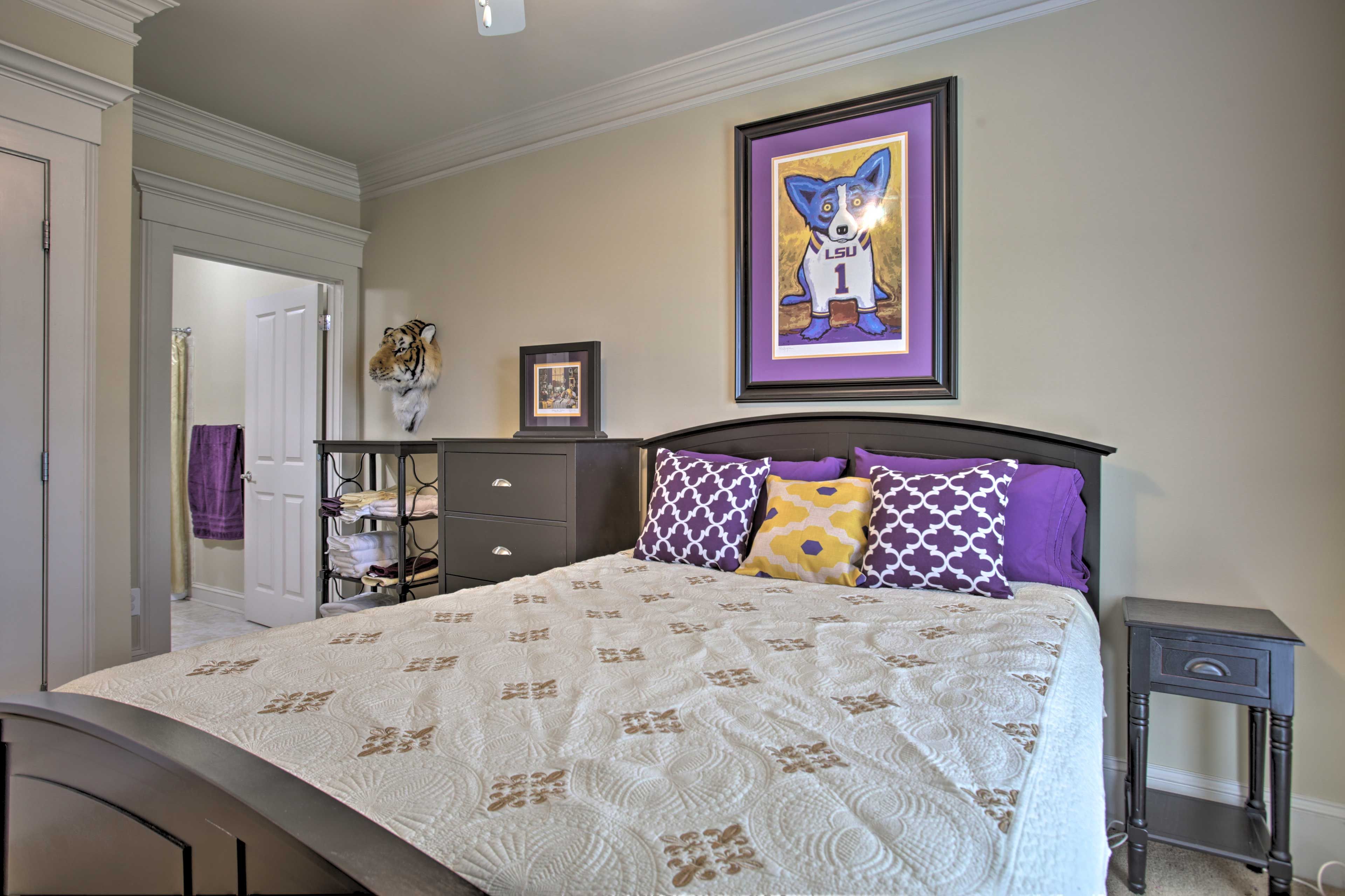 Exhausted? Curl up in the queen bed for a good night's sleep.