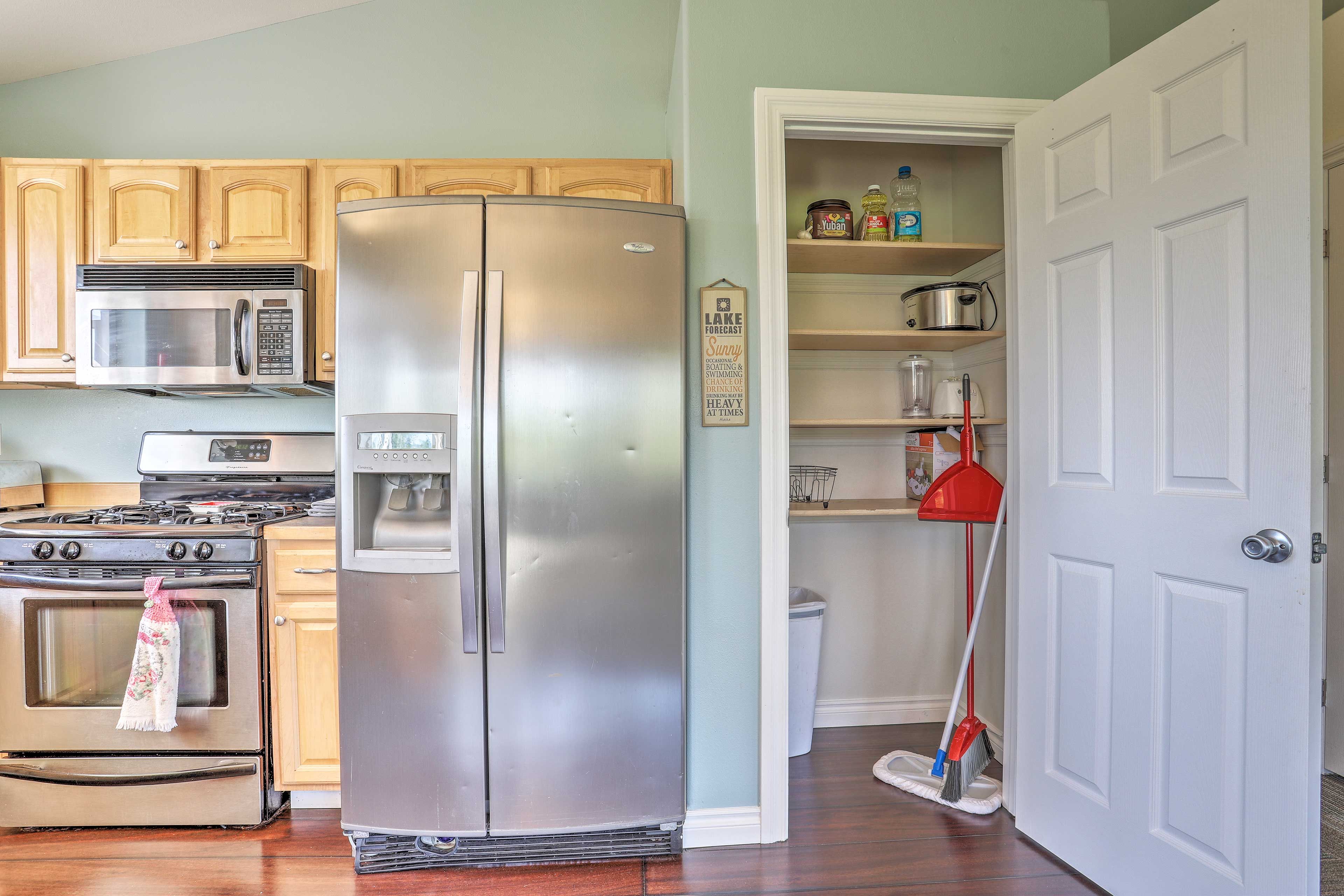 Store your cooking supplies in the cabinets.