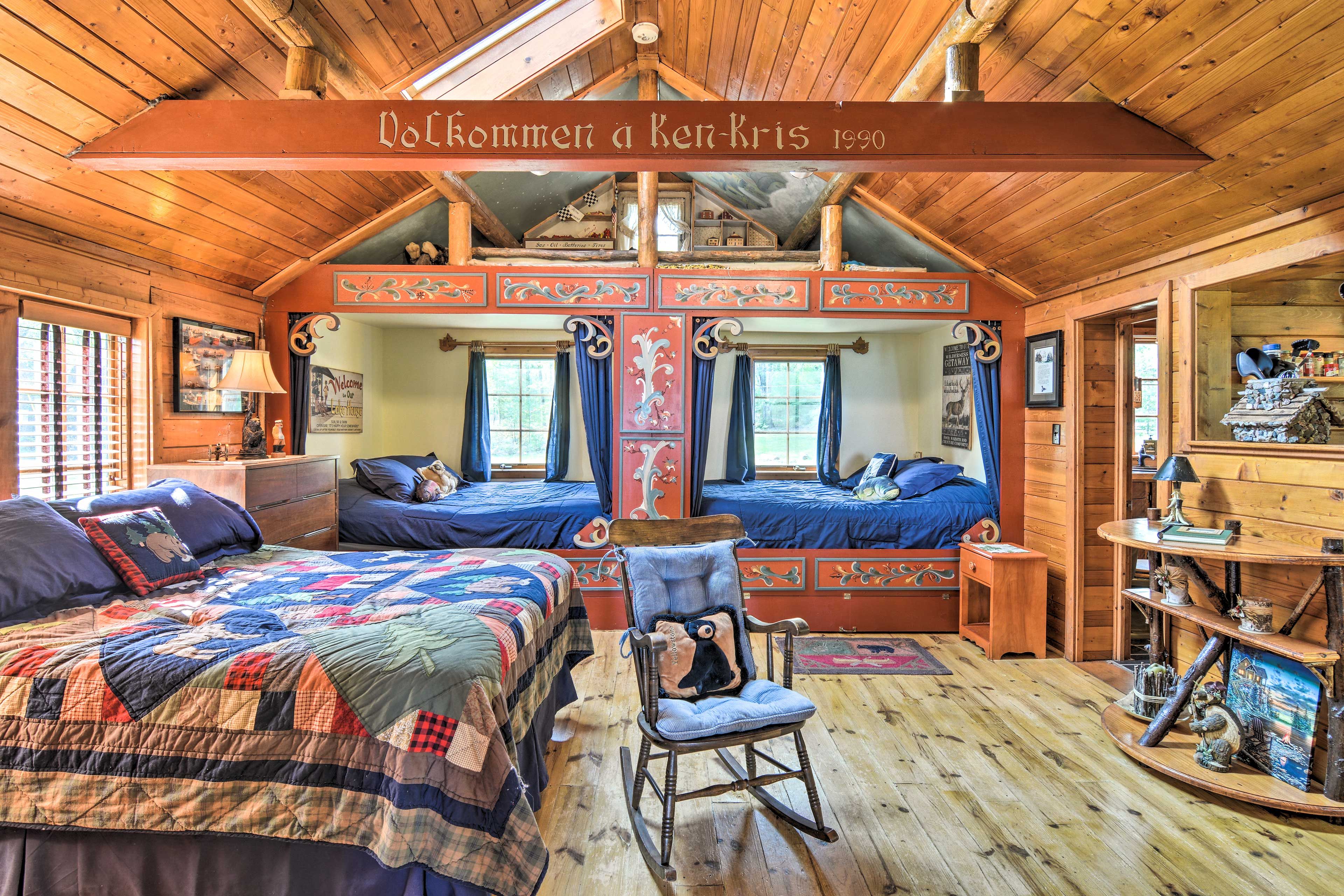 Studio | 2 Queen Beds | Full Bed | 1st Floor