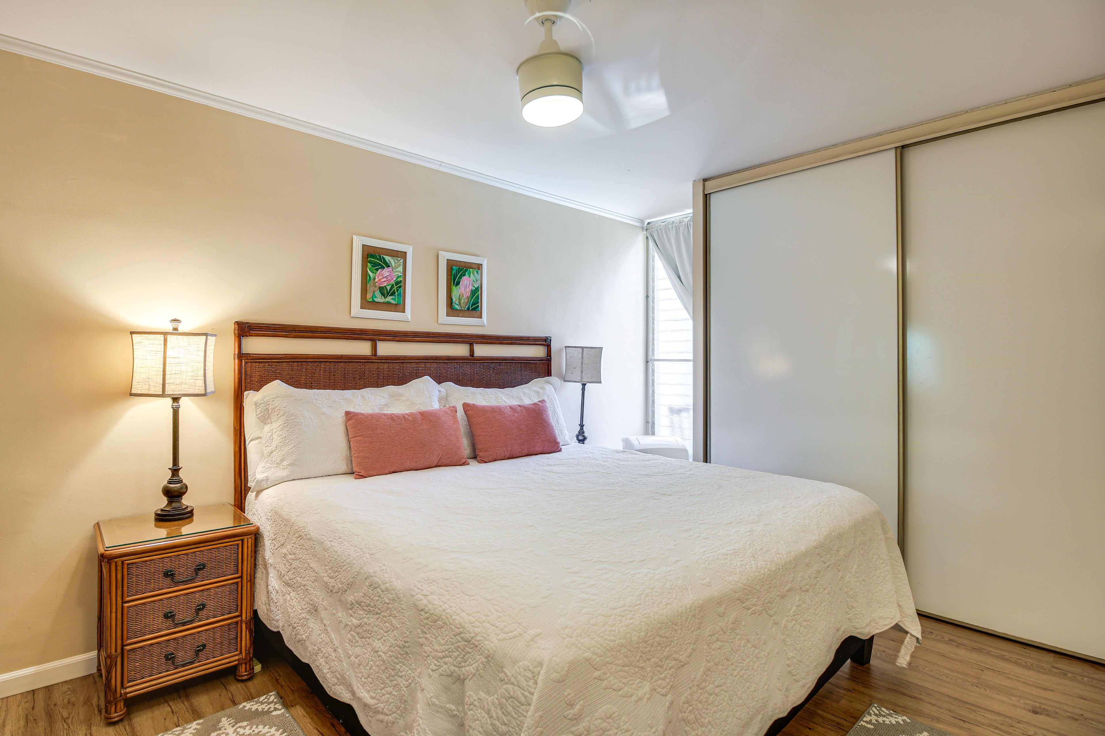Bedroom | King Bed