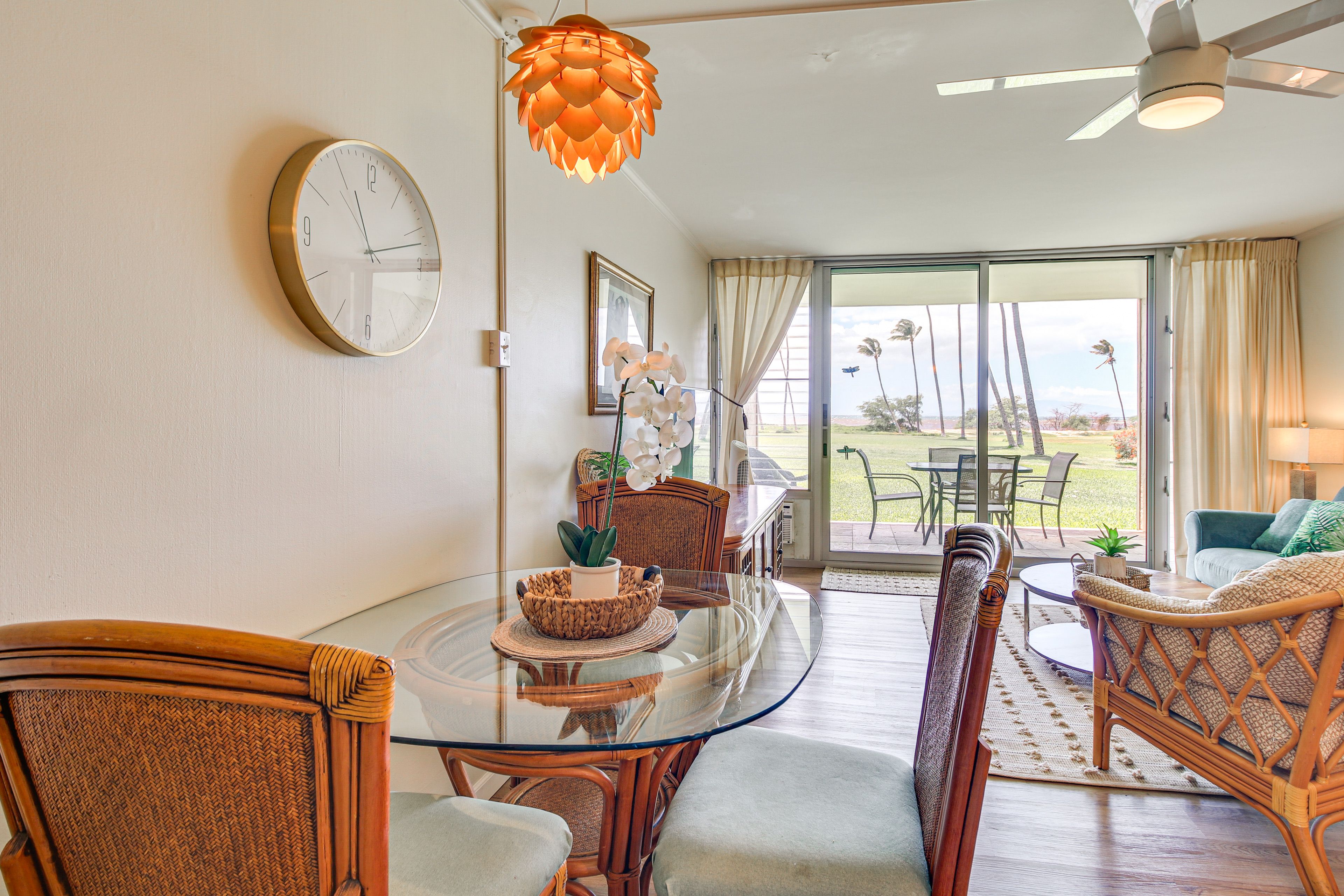 Dining Area | Dining Table | Dishware/Flatware