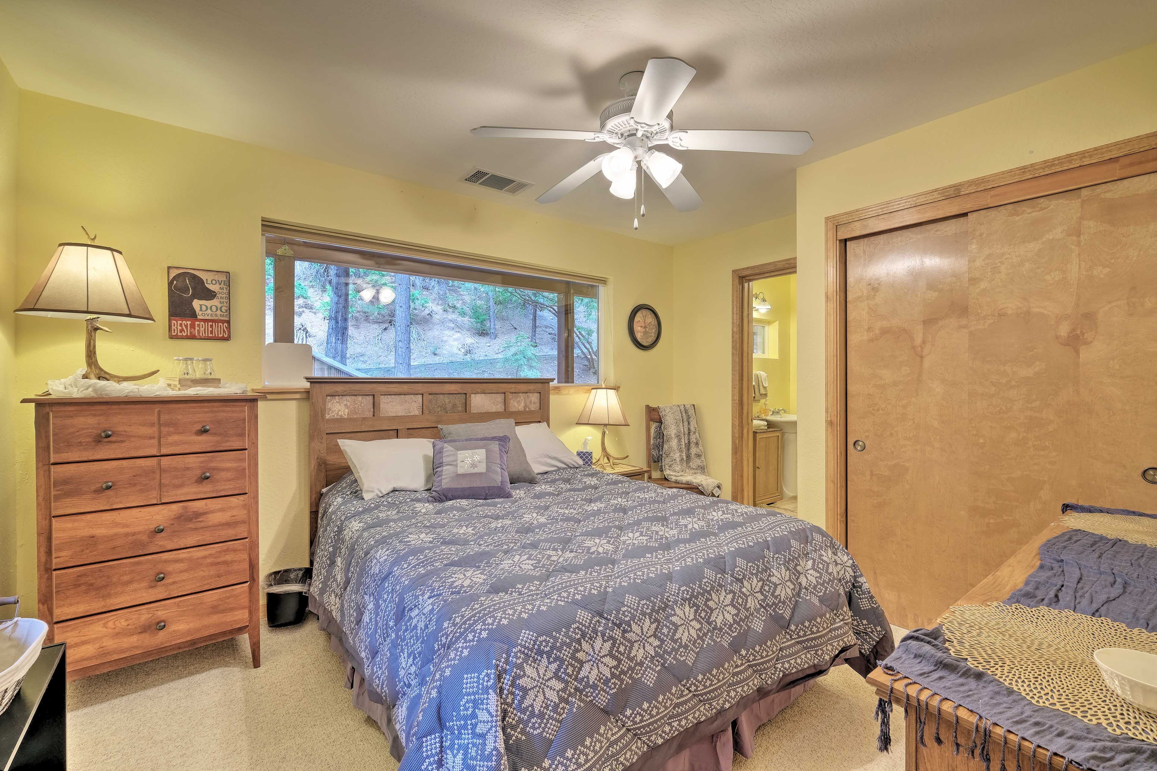 Bedroom 2 | Queen Bed