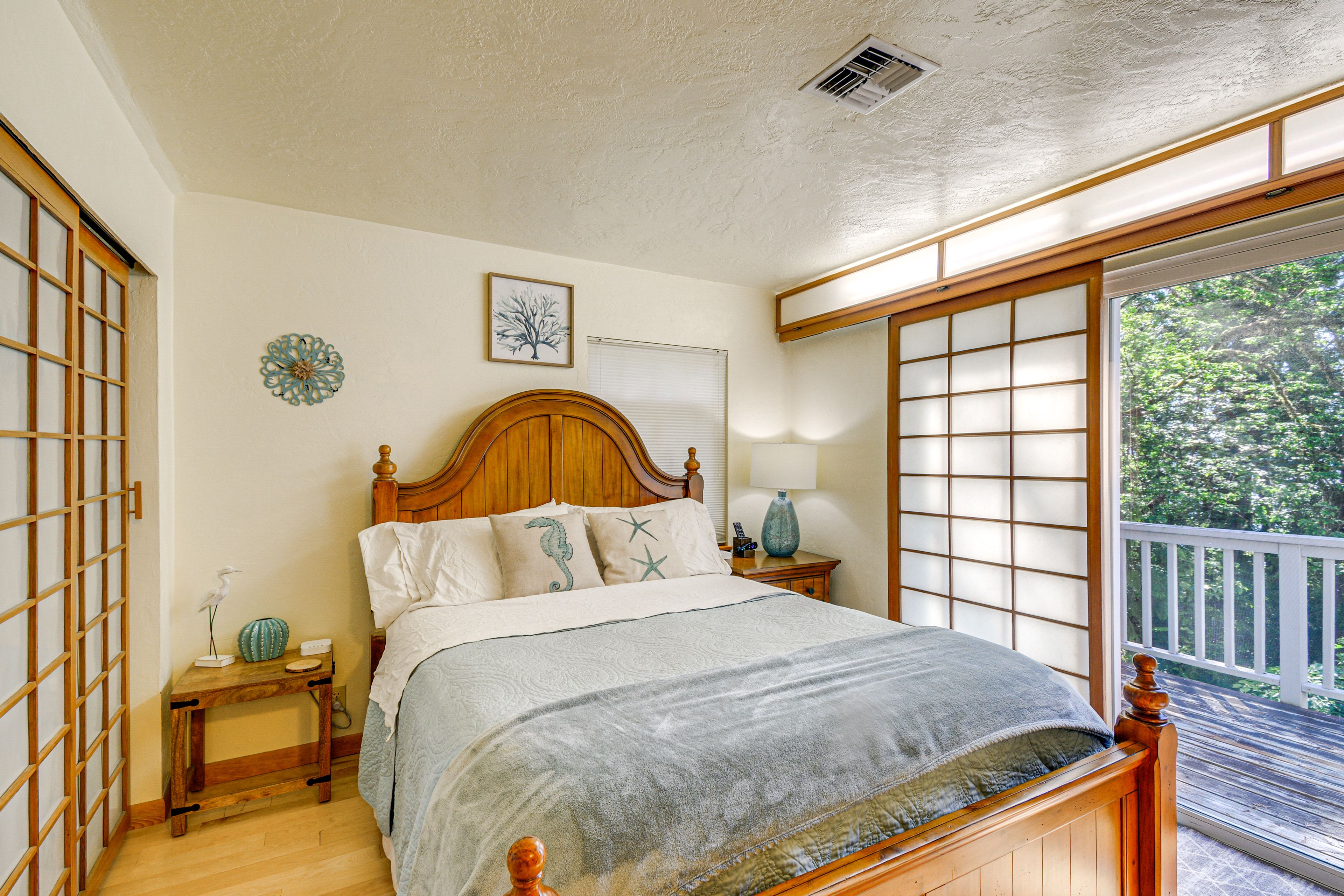Bedroom 1 | Queen Bed | Linens Provided | 2nd Floor