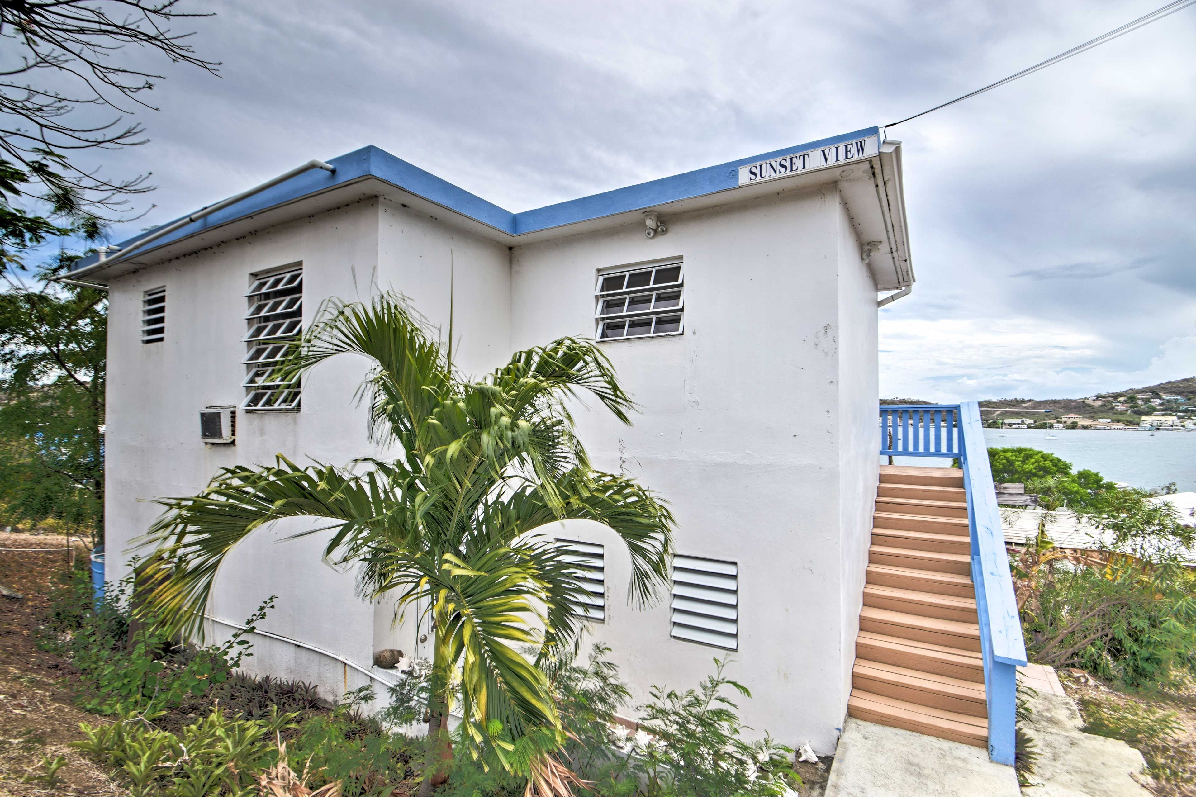 'Sunset View' offers a well-appointed, 2-bedroom, 1-bath vacation rental.